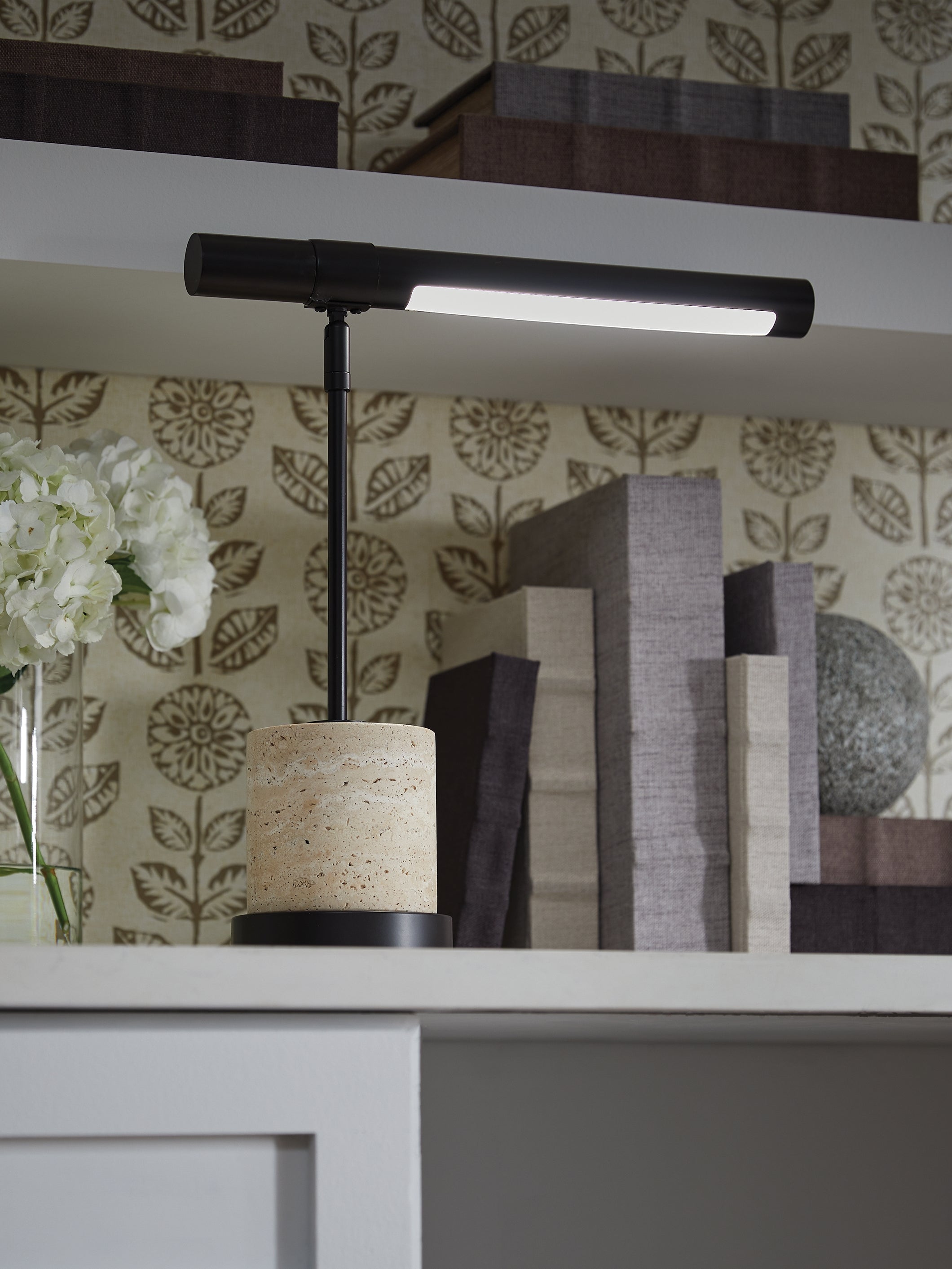 Vinmour Brown/Beige Desk Lamp - L734402