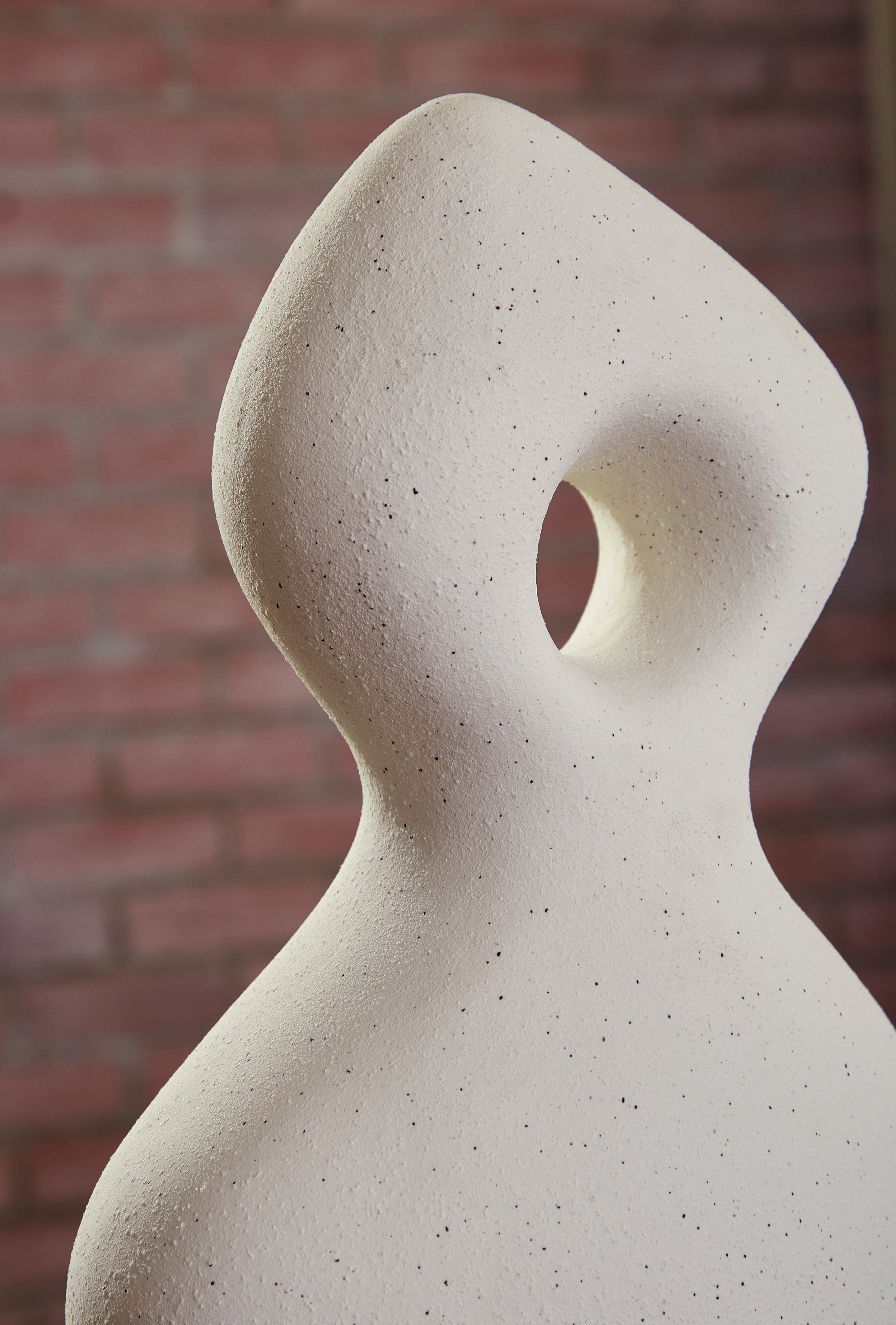 Arthrow Off White Sculpture - A2000650 - Bien Home Furniture & Electronics