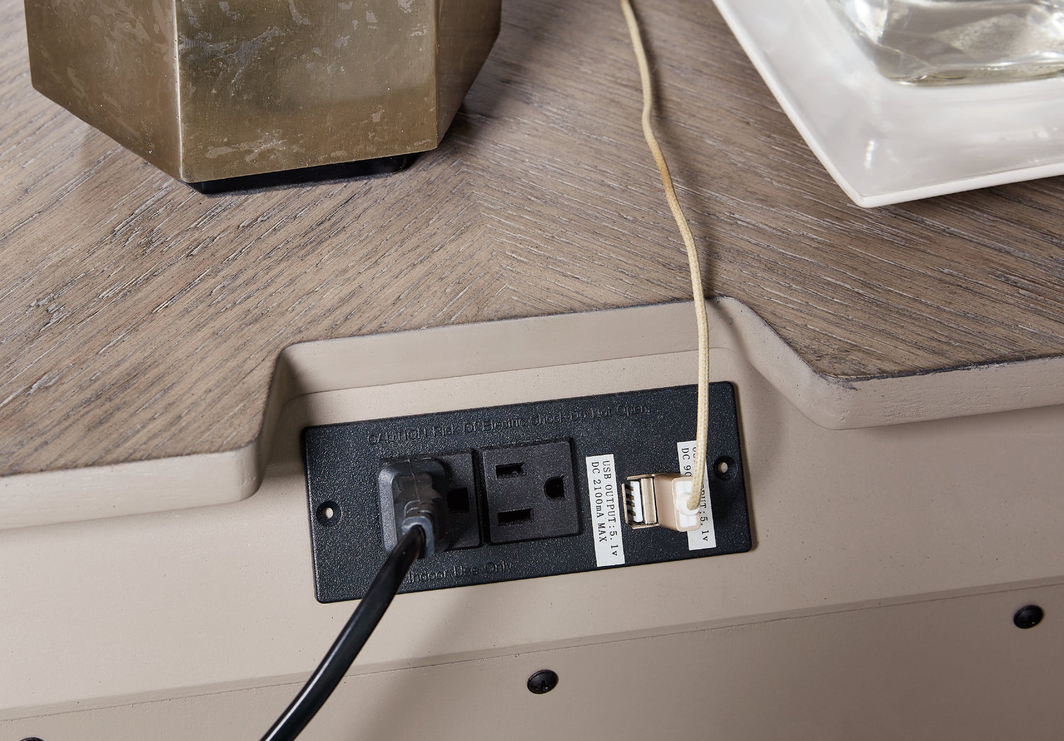 Blairhurst Light Grayish Brown Nightstand - B916-93 - Bien Home Furniture & Electronics