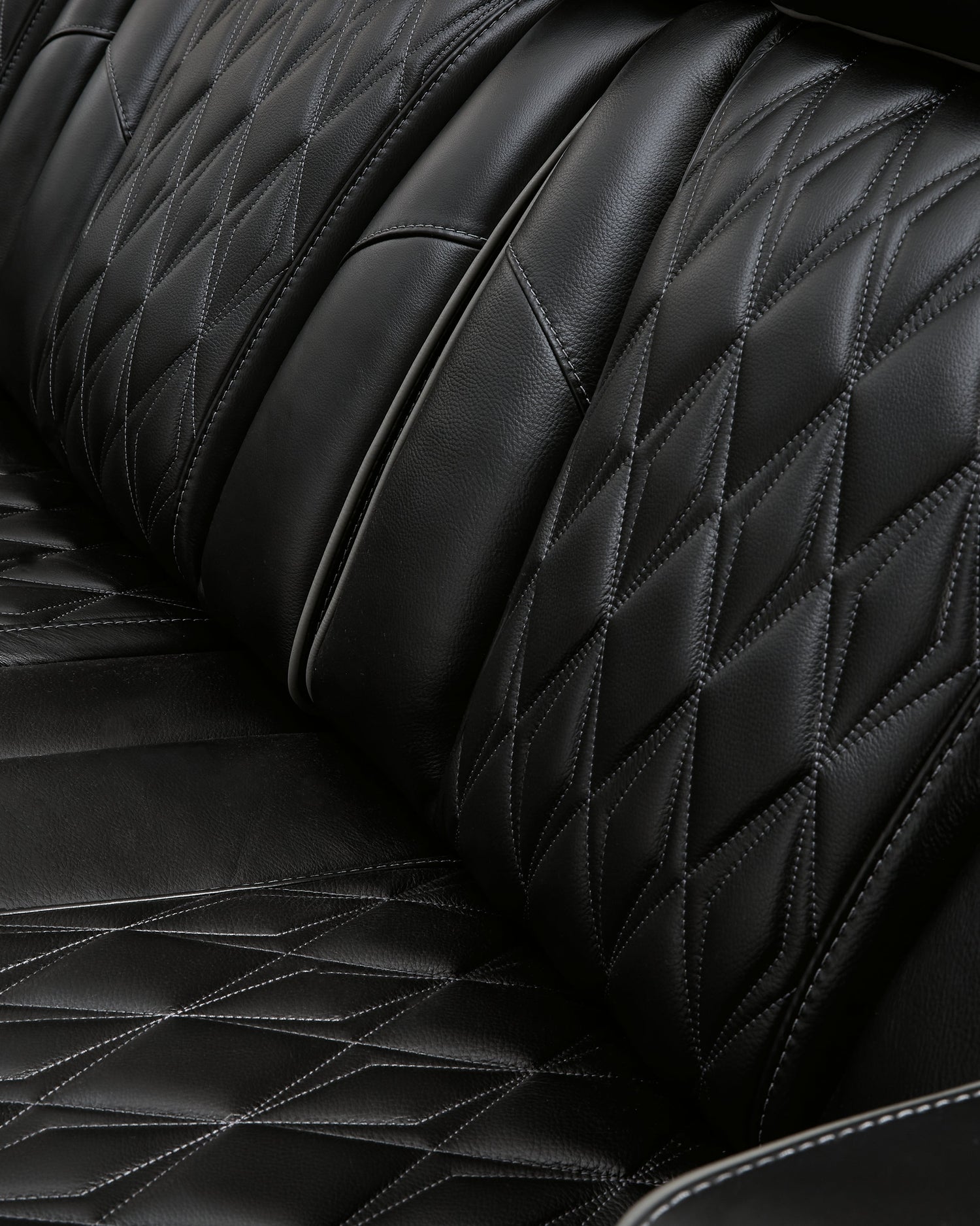 Boyington Black Power Reclining Loveseat with Console - U2710618 - Bien Home Furniture & Electronics