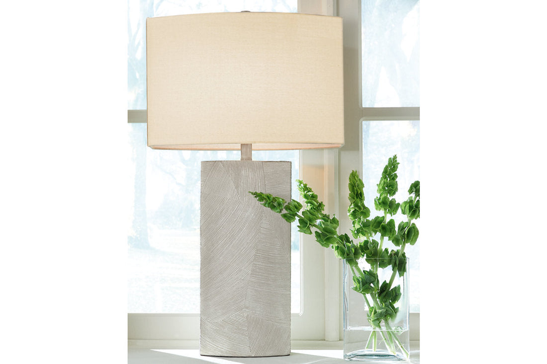 Bradard Brown Table Lamp - L243264 - Bien Home Furniture &amp; Electronics
