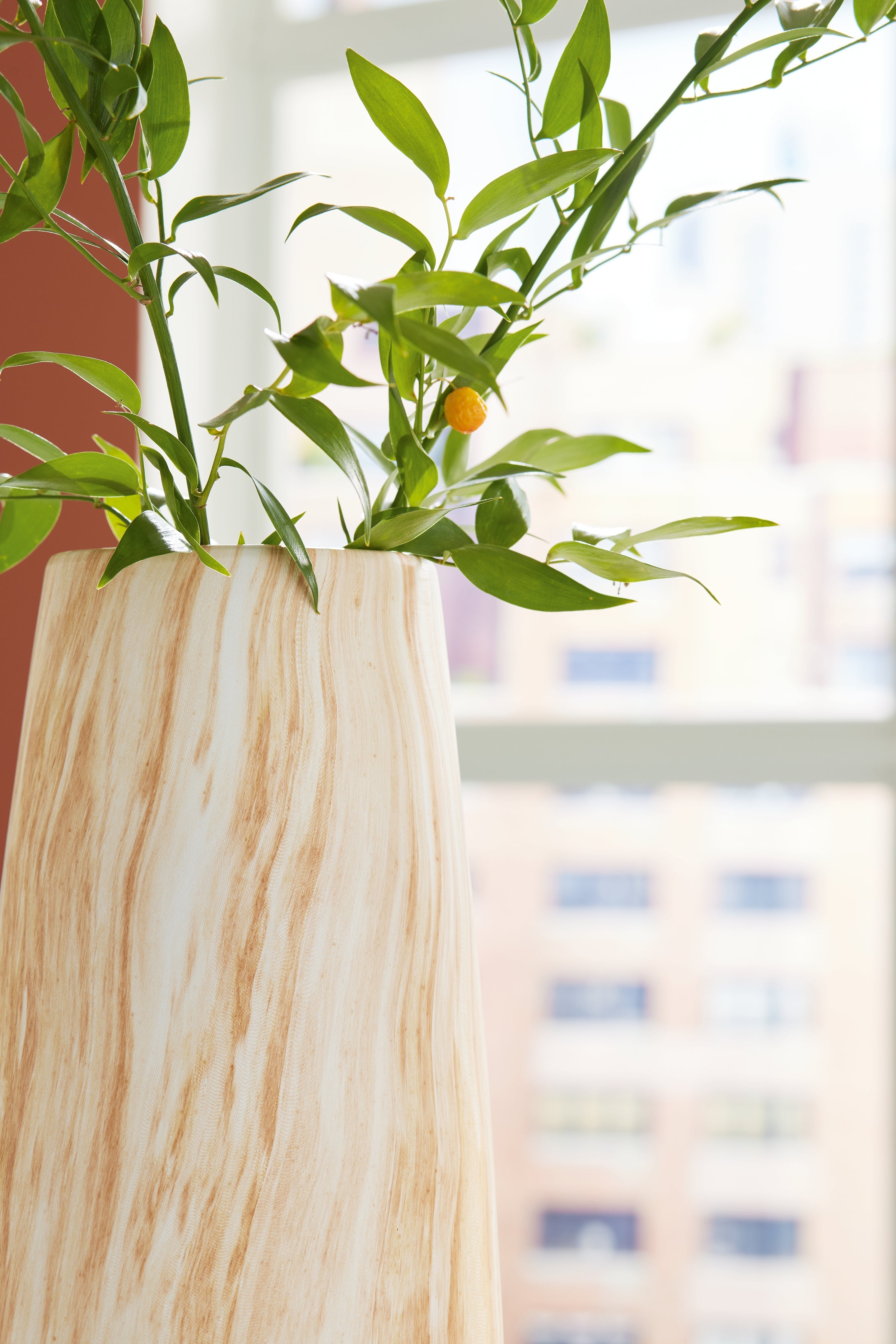 Cammen Tan/White Vase - A2000647 - Bien Home Furniture & Electronics