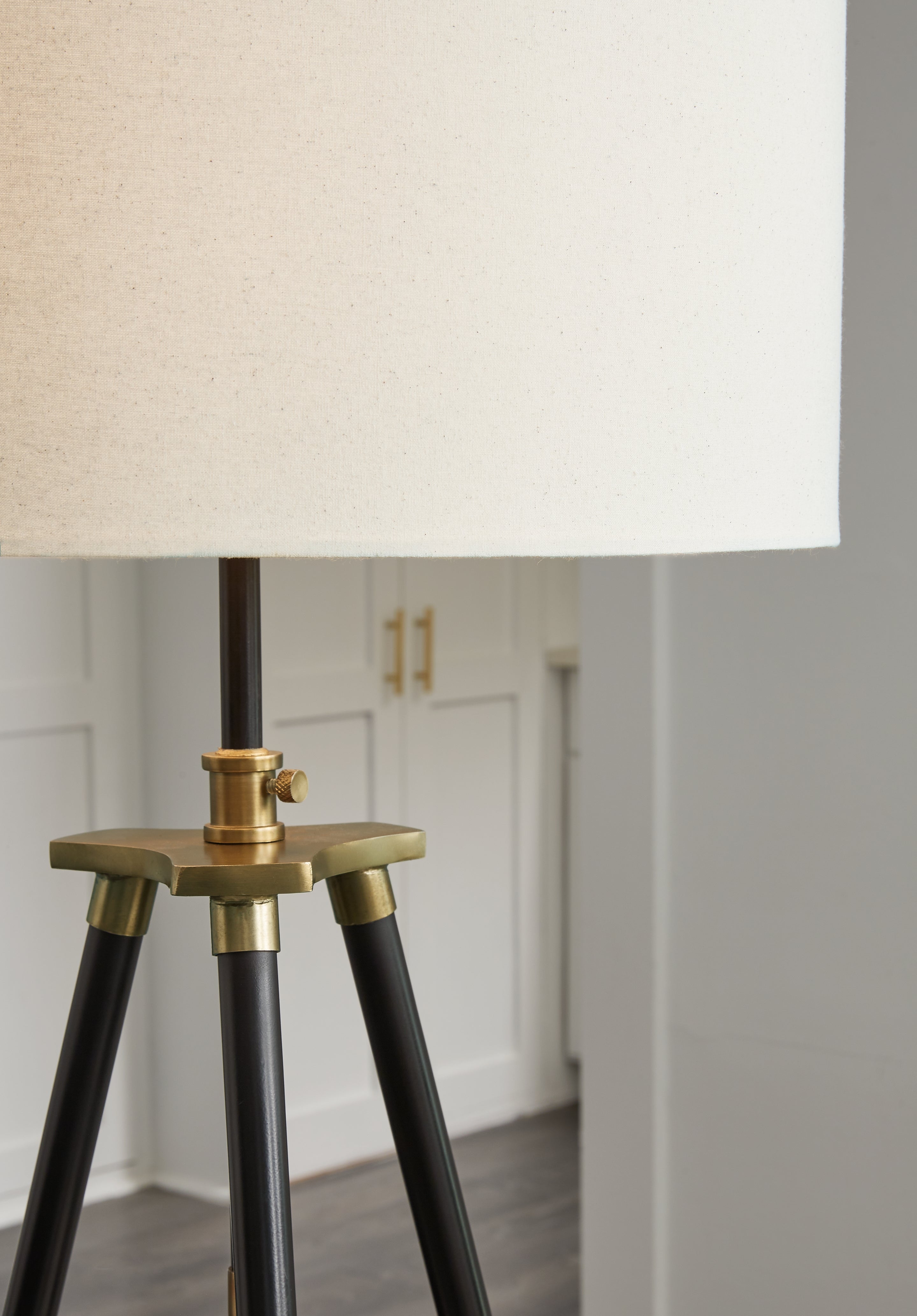 Cashner Black/Gold Finish Floor Lamp - L206101 - Bien Home Furniture & Electronics