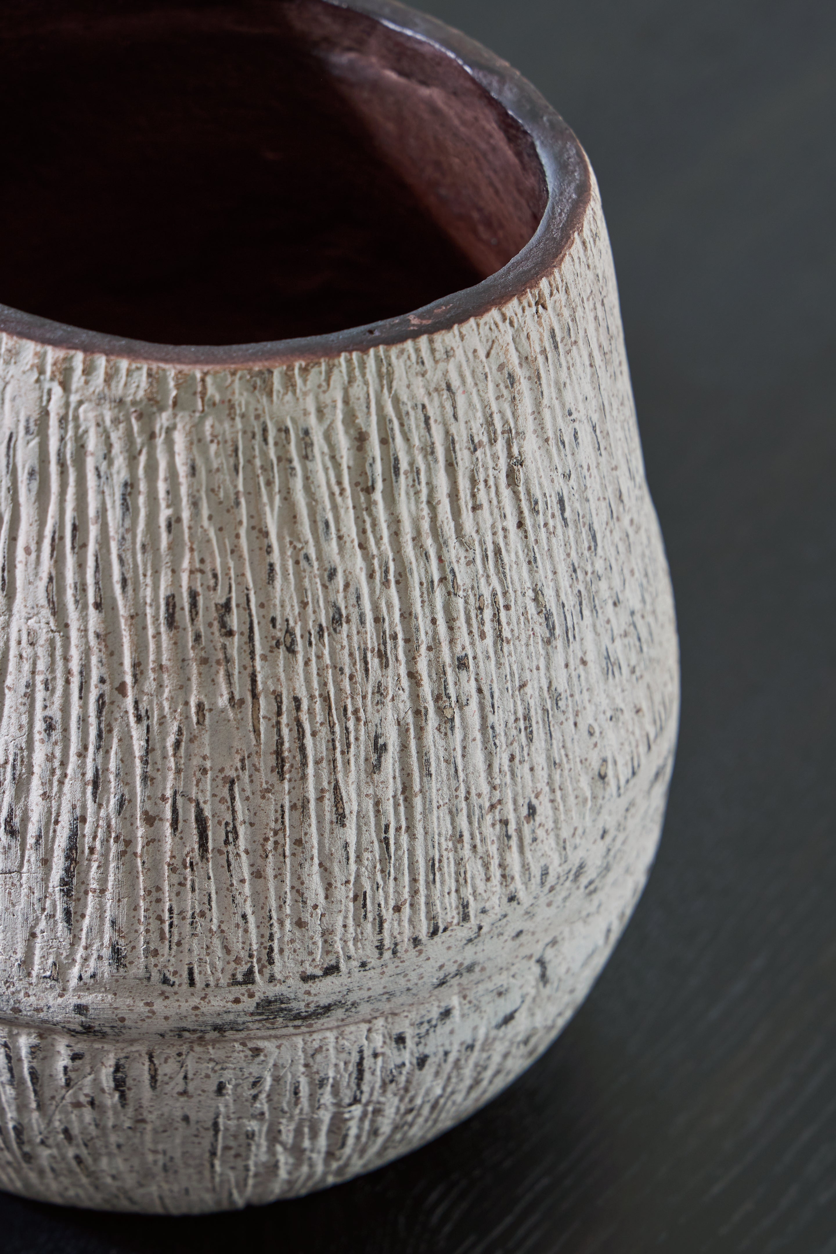 Claymount Distressed Brown Vase - A2000635 - Bien Home Furniture & Electronics