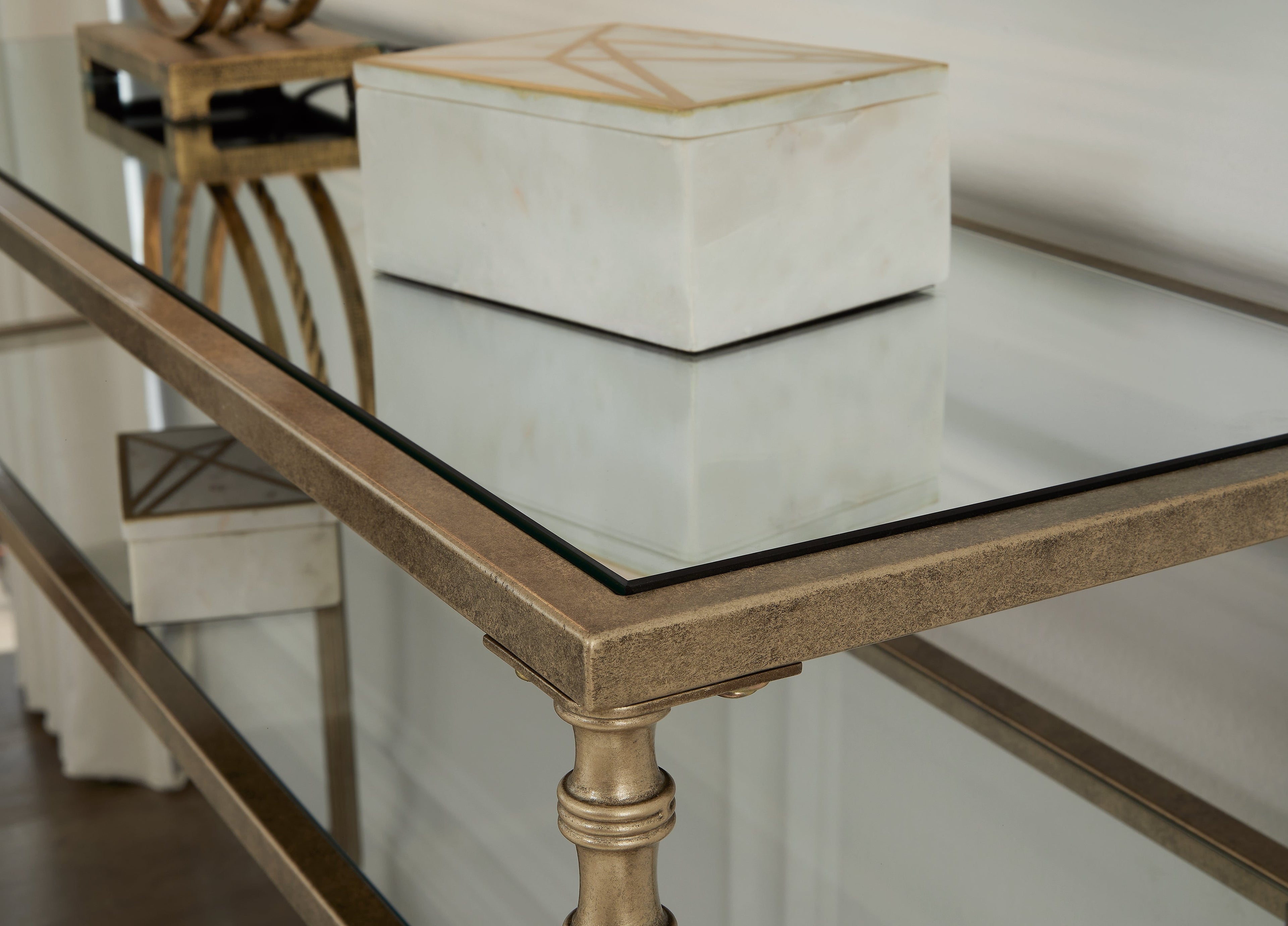 Cloverty Aged Gold Finish Sofa Table - T440-4 - Bien Home Furniture & Electronics
