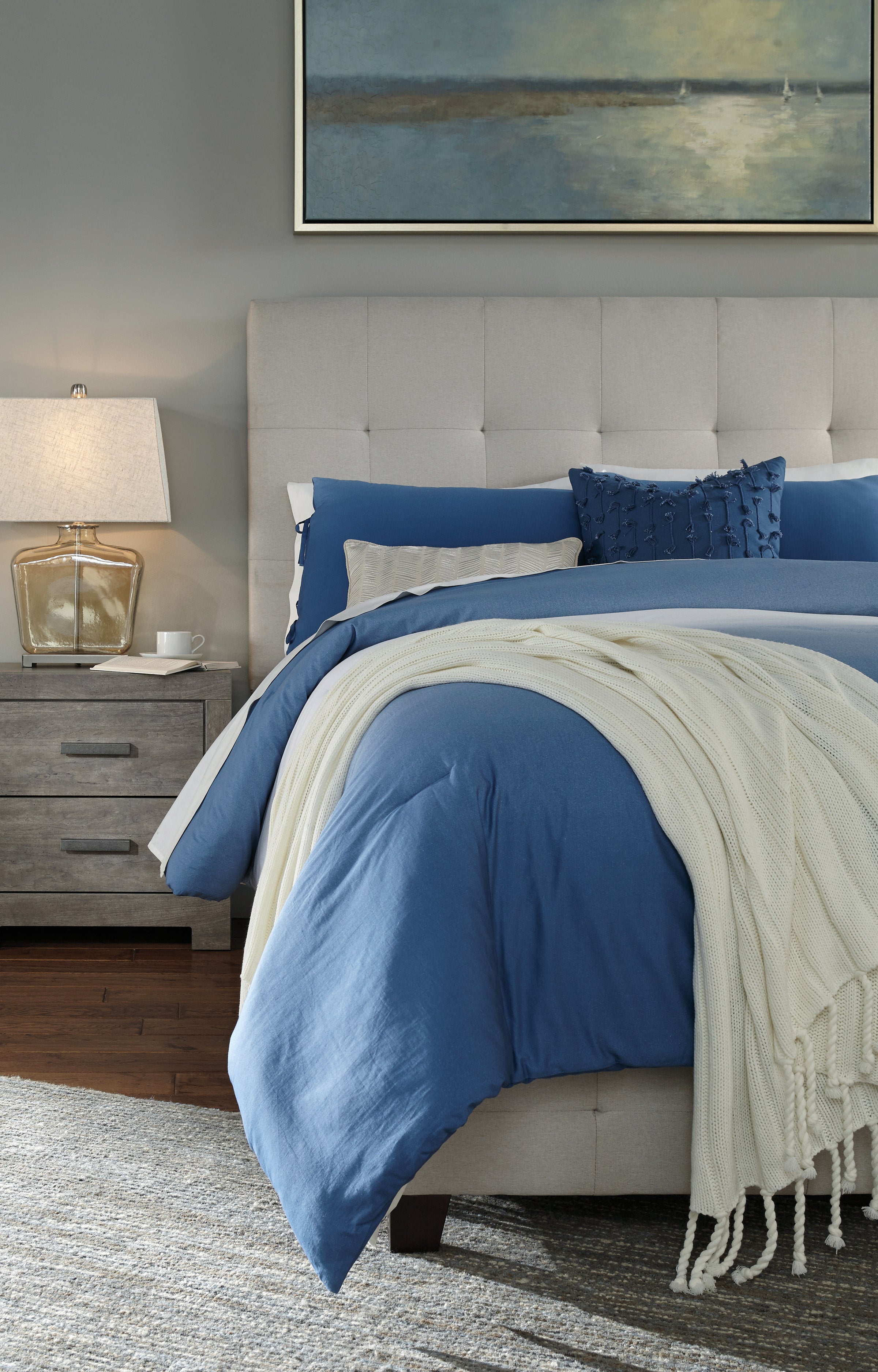Culverbach Gray Upholstered Panel Bedroom Set - SET | B130-581 | B070-92 | B070-46 - Bien Home Furniture & Electronics