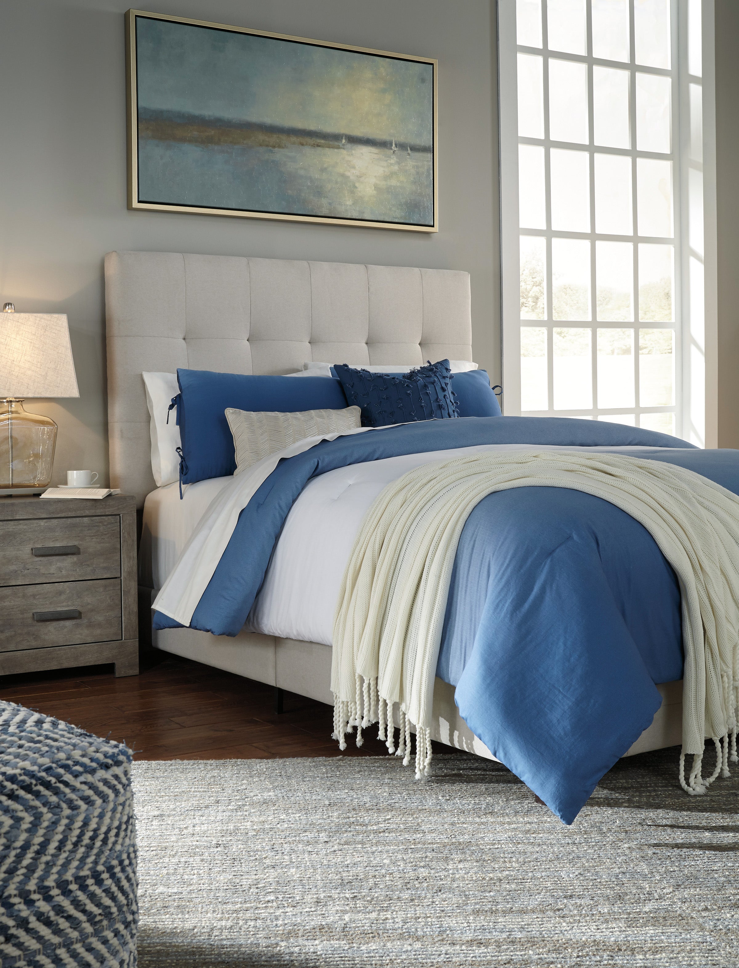 Culverbach Gray Upholstered Panel Bedroom Set - SET | B130-581 | B070-92 | B070-46 - Bien Home Furniture & Electronics