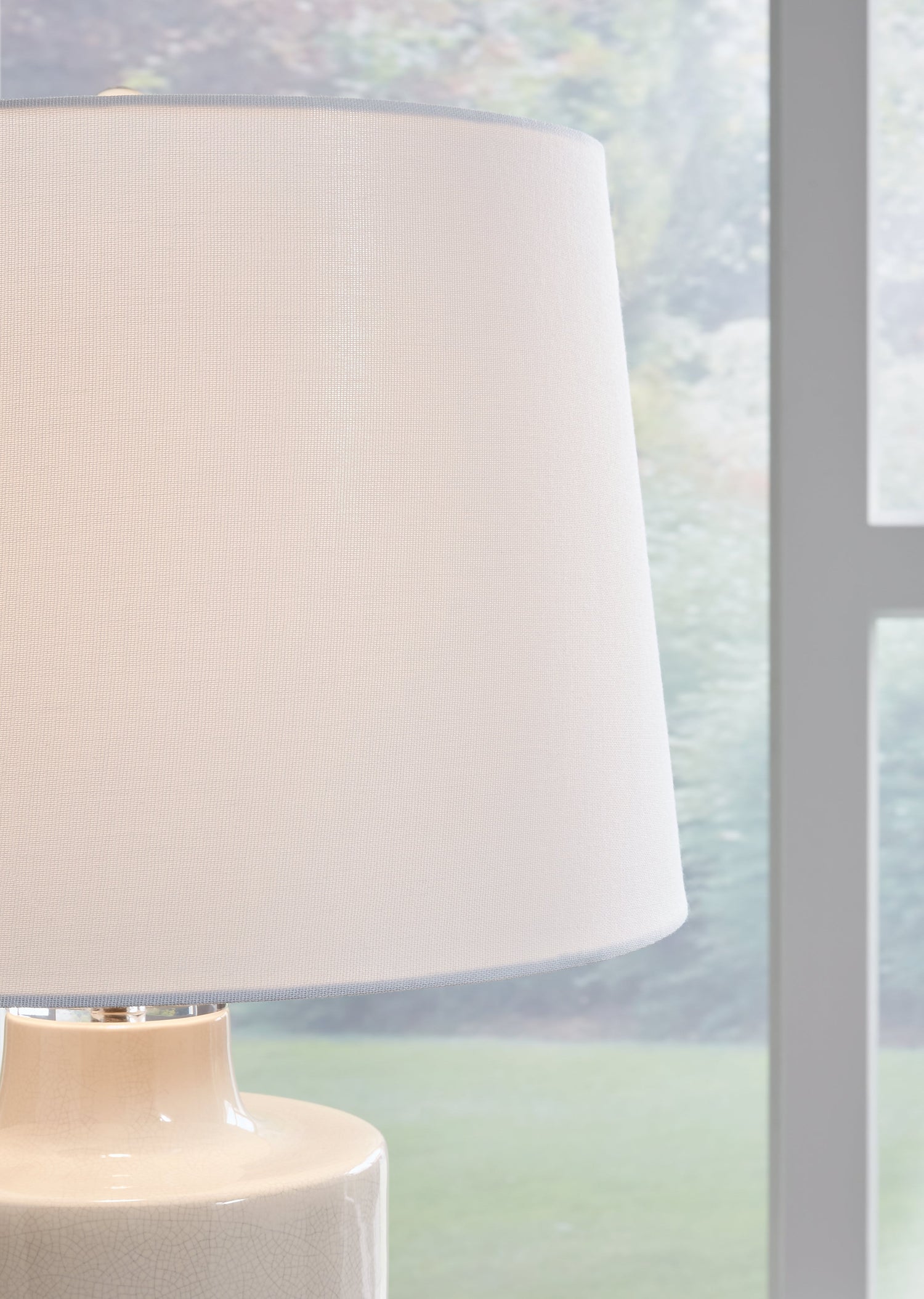 Cylener Off White Table Lamp - L100794 - Bien Home Furniture &amp; Electronics