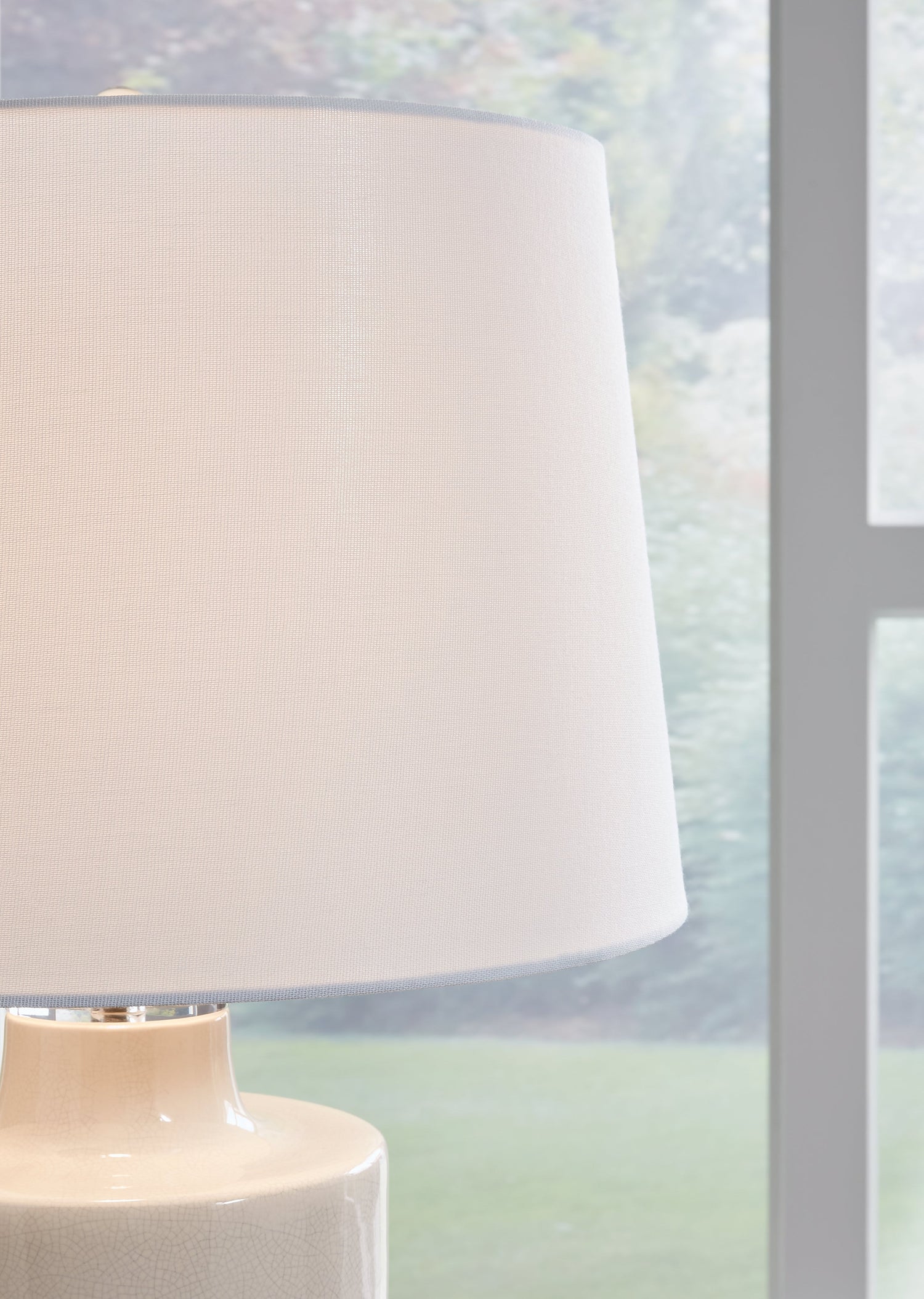 Cylener Off White Table Lamp - L100794 - Bien Home Furniture & Electronics
