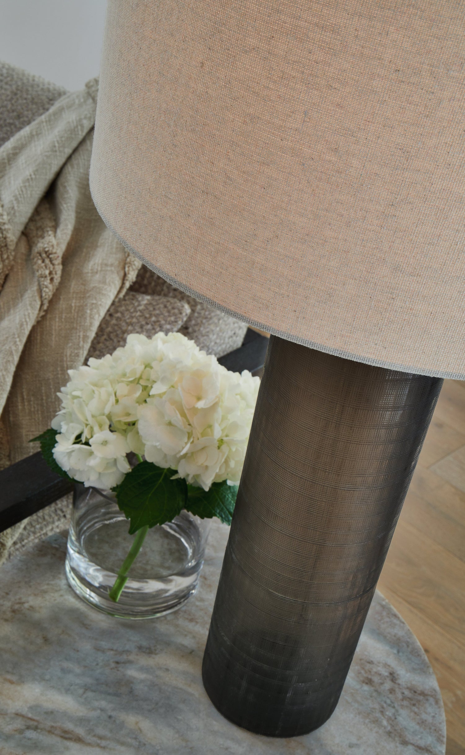 Dingerly Brown Table Lamp - L430824 - Bien Home Furniture & Electronics