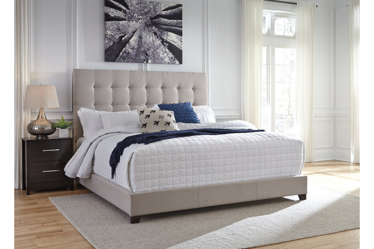 Dolante Beige Queen Upholstered Bed - B130-581 - Bien Home Furniture & Electronics