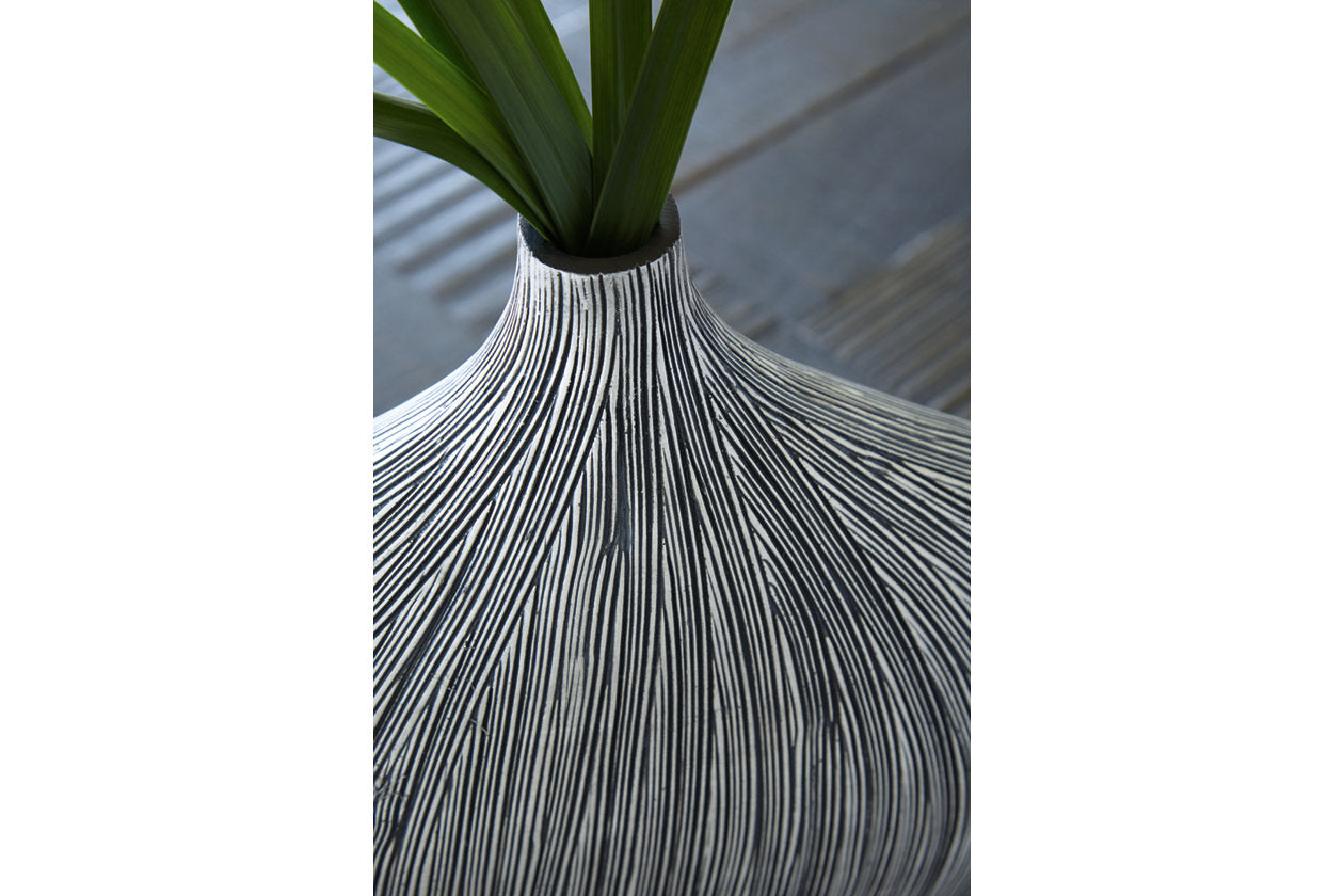 Donya Antique Black Vase - A2000547 - Bien Home Furniture & Electronics