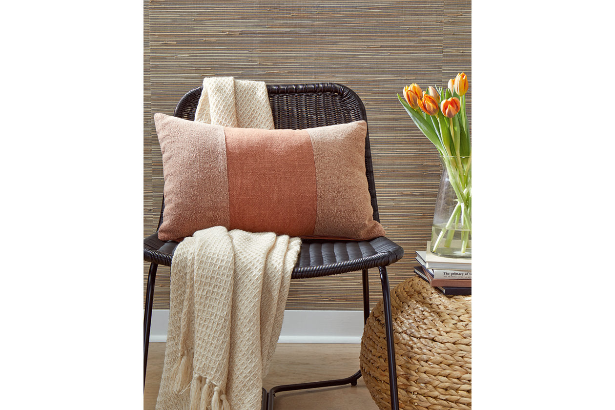 Dovinton Spice Pillow, Set of 4 - A1000899 - Bien Home Furniture & Electronics