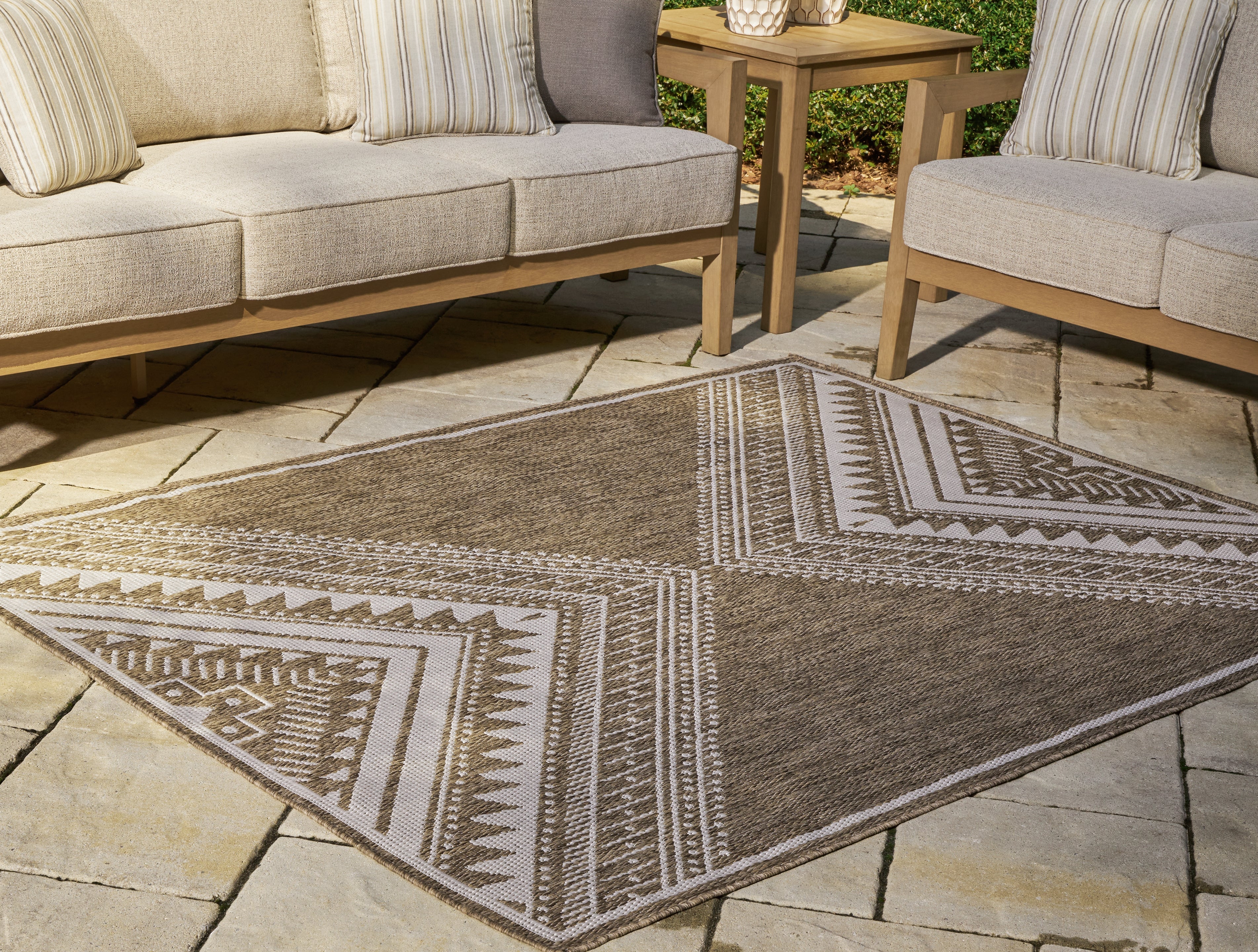 Dunsler Brown/Cream 8&