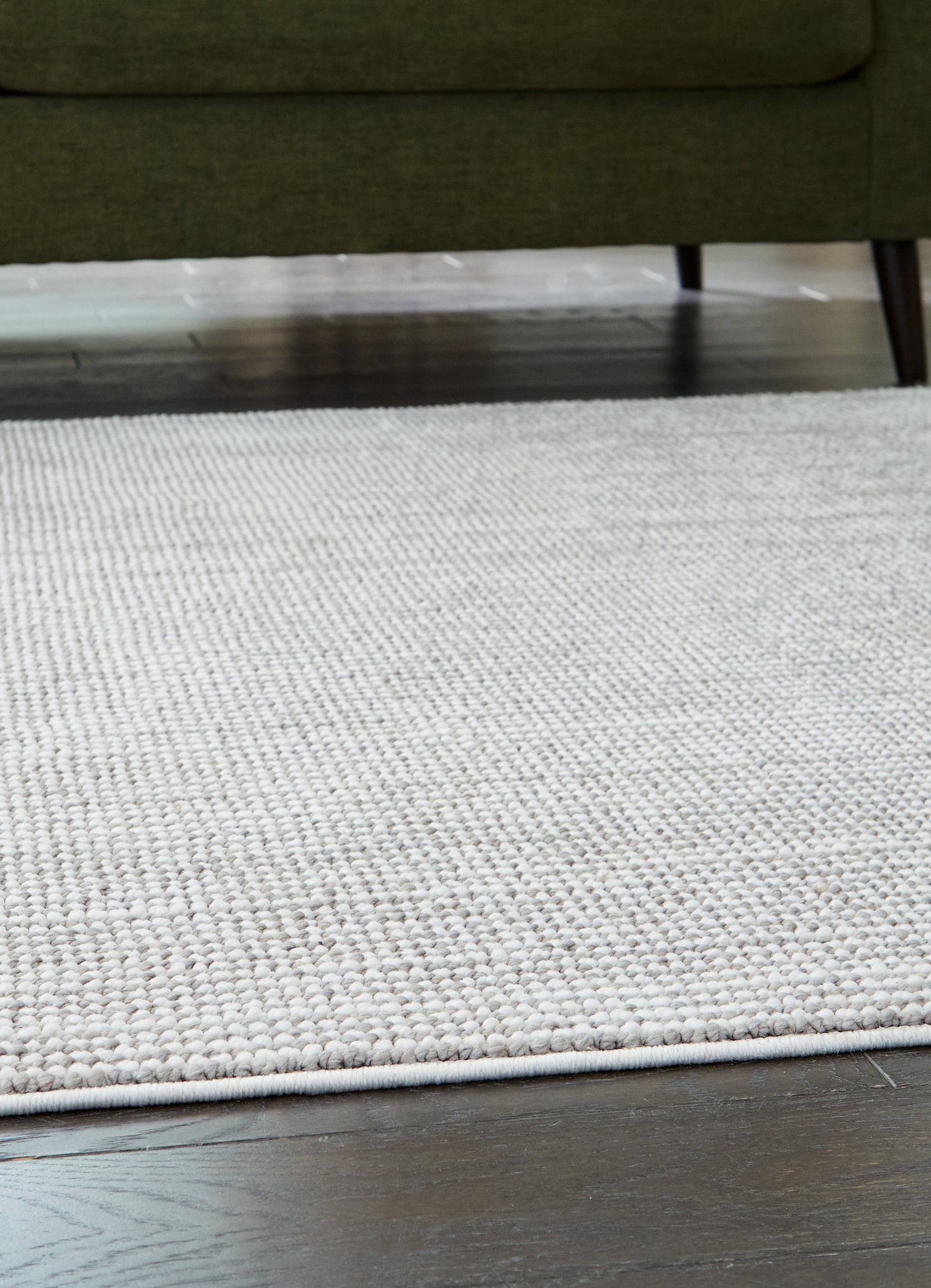 Eduring Ivory/Taupe Medium Rug - R406692 - Bien Home Furniture & Electronics