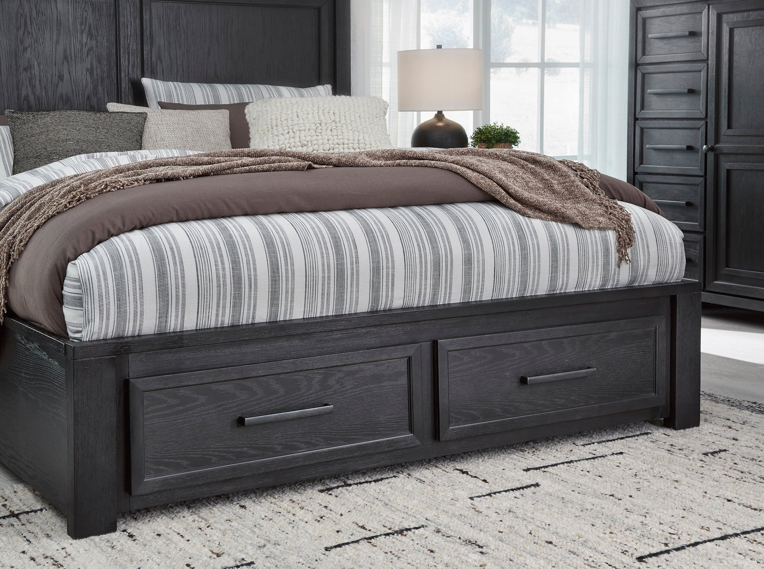 Foyland Black/Brown Footboard Storage Platform Bedroom Set - SET | B989-56S | B989-58 | B989-97 | B989-31 | B989-36 | B989-92 | B989-48 - Bien Home Furniture & Electronics