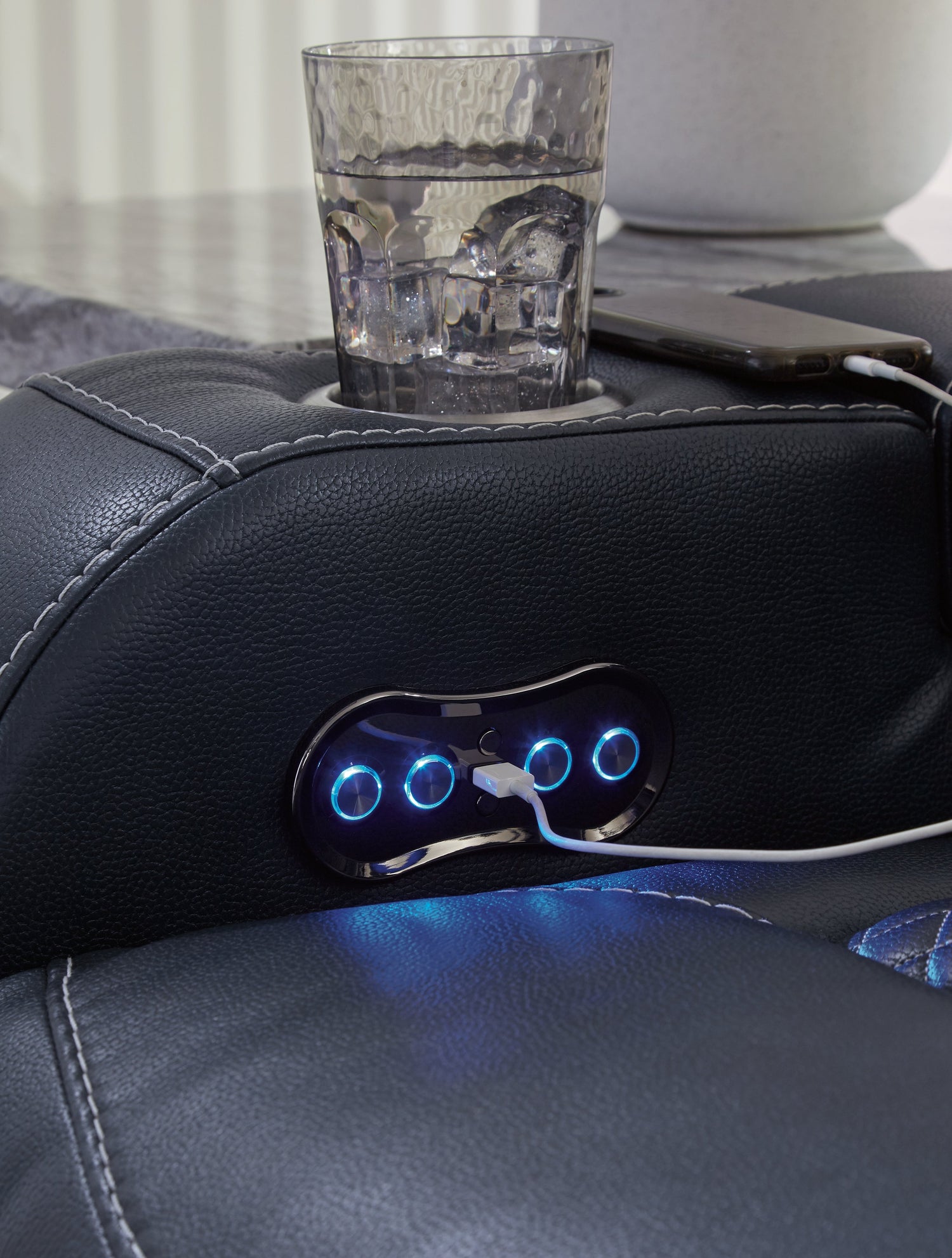 Fyne-Dyme Sapphire Power Recliner - 3660313 - Bien Home Furniture & Electronics