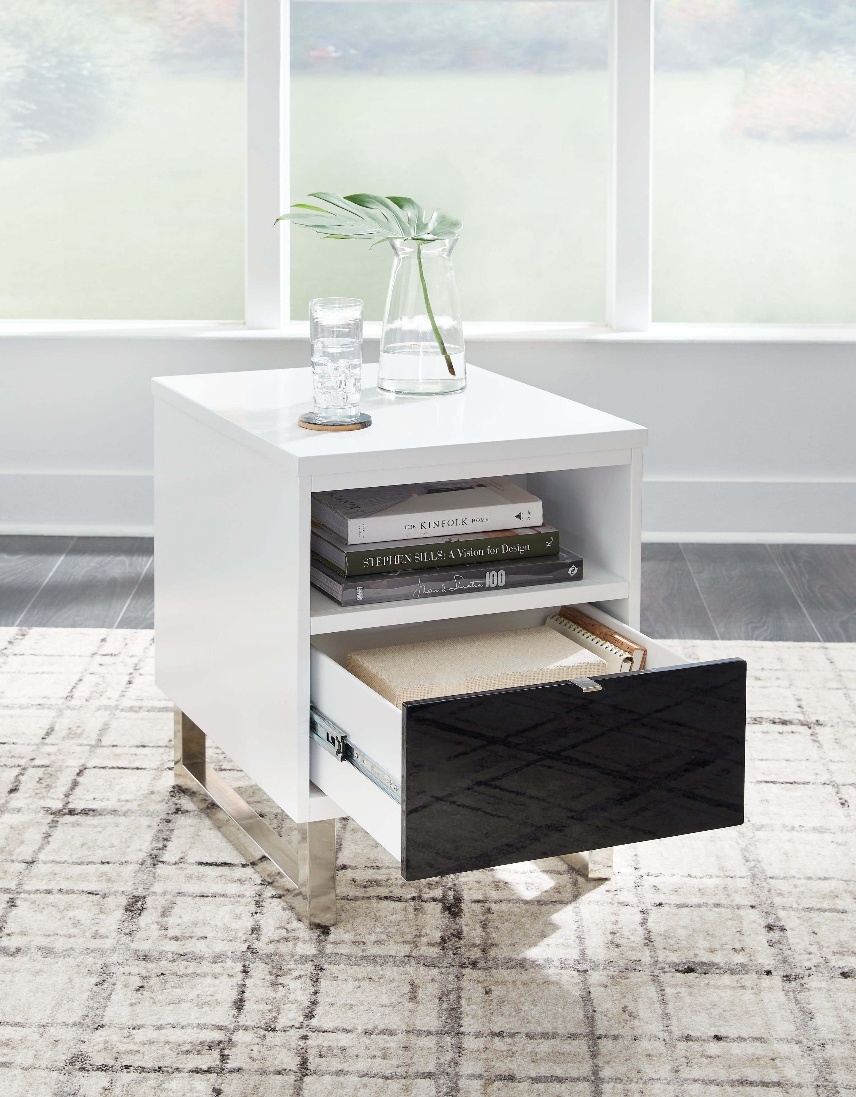 Gardoni White/Black Chairside End Table - T756-7 - Bien Home Furniture & Electronics