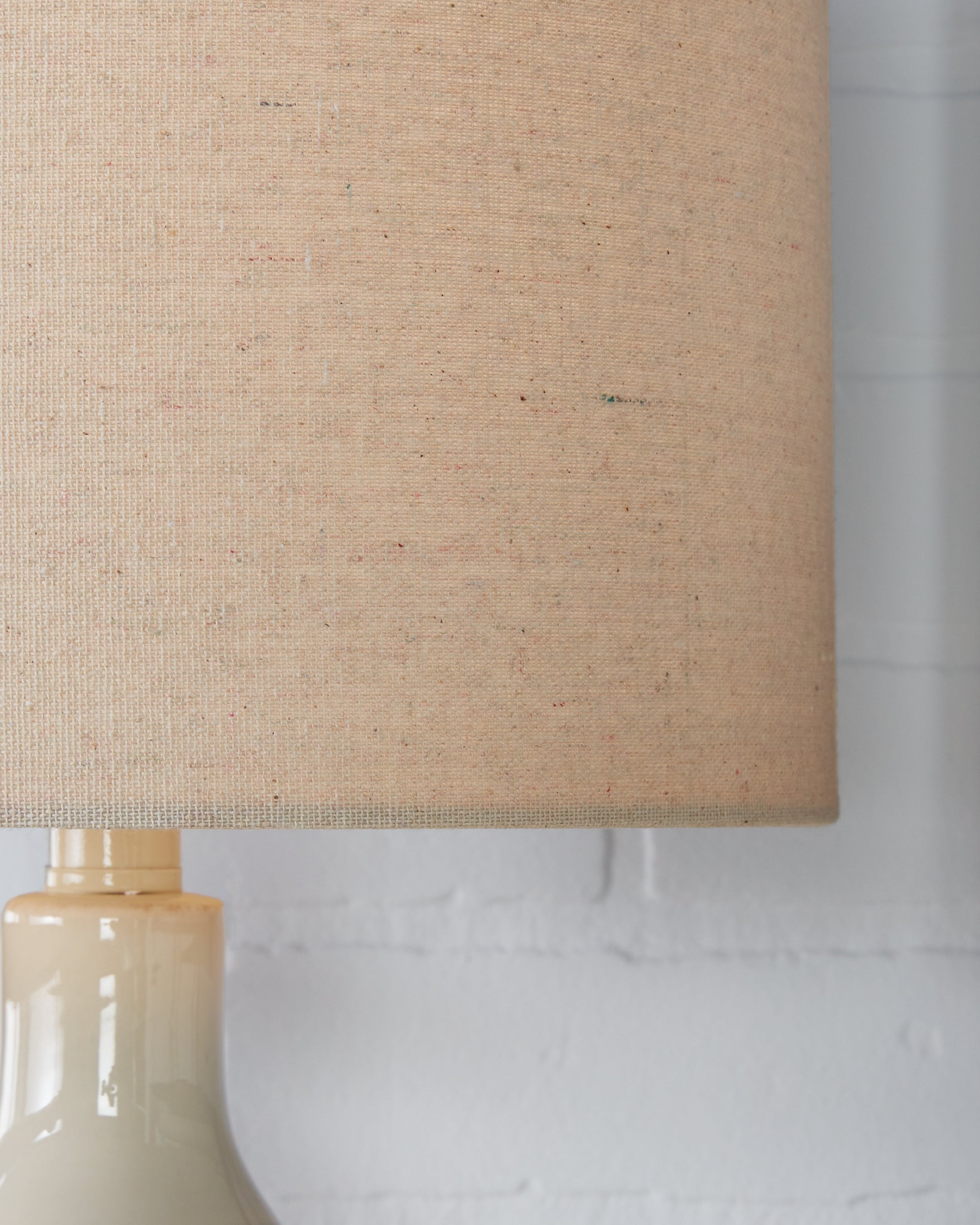 Garinton Cream Table Lamp - L180194 - Bien Home Furniture & Electronics