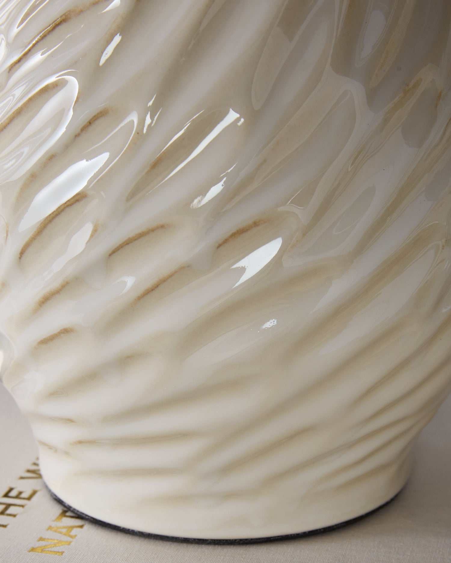 Garinton Cream Table Lamp - L180194 - Bien Home Furniture & Electronics