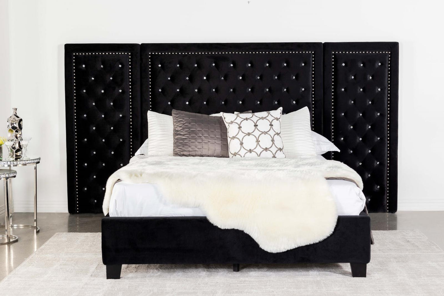 Hailey Upholstered Platform California King Bed with Wall Panel Black - 315925KW-SP - Bien Home Furniture &amp; Electronics