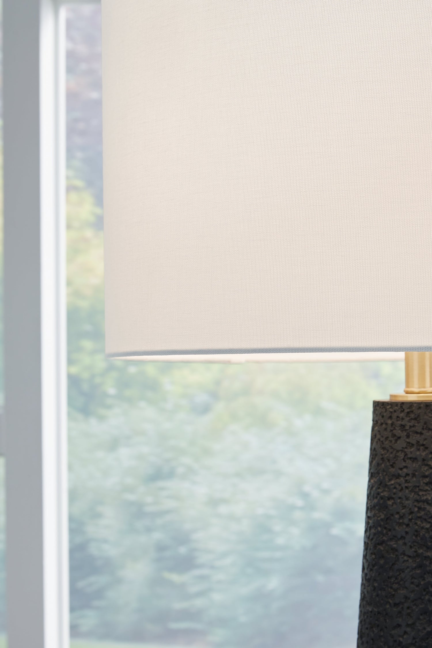 Hallburg Black Floor Lamp - L235761 - Bien Home Furniture & Electronics