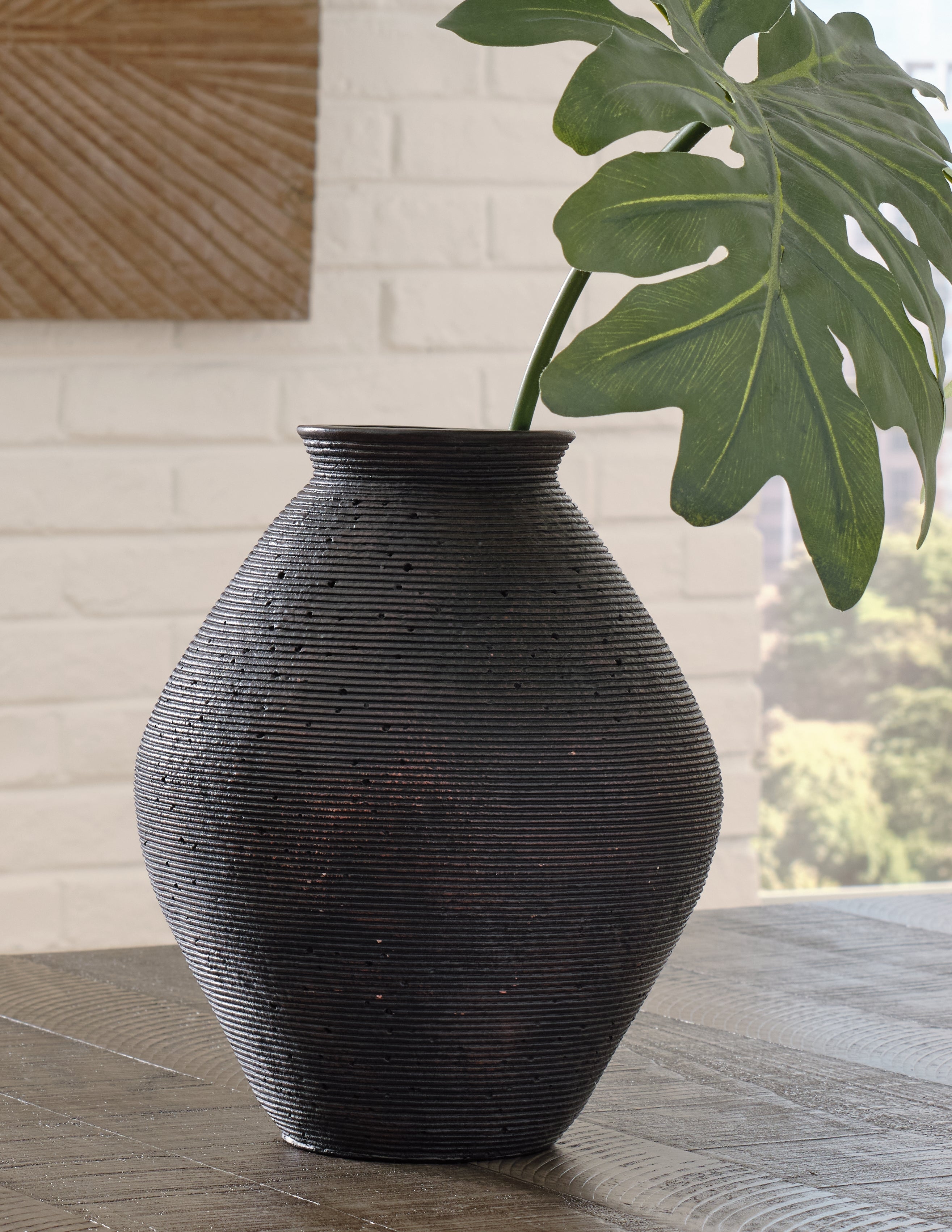 Hannela Antique Brown Vase - A2000511 - Bien Home Furniture &amp; Electronics