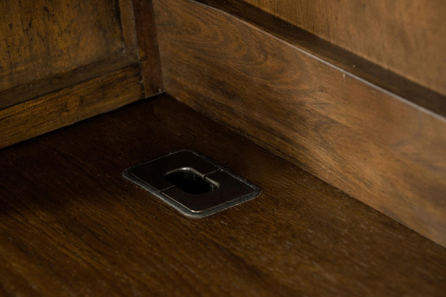 Hartshill Burnished Oak Credenza with Hutch - 881283 - Bien Home Furniture & Electronics