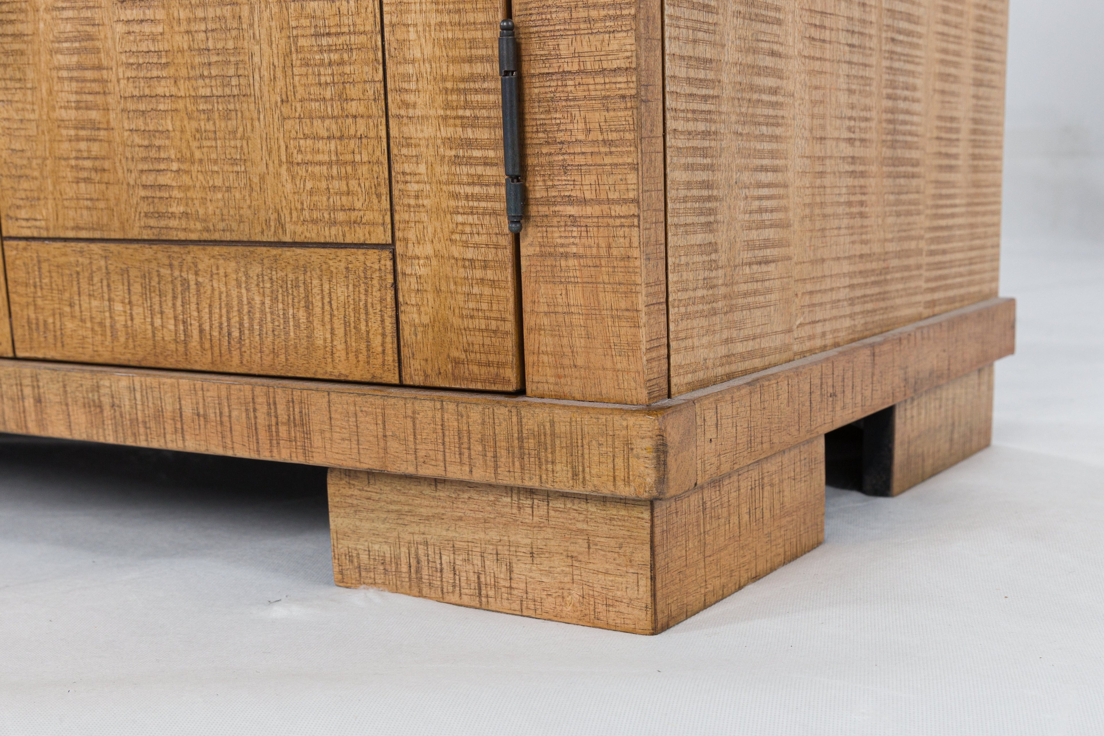 Havonplane Brown Dining Server - D773-60 - Bien Home Furniture & Electronics