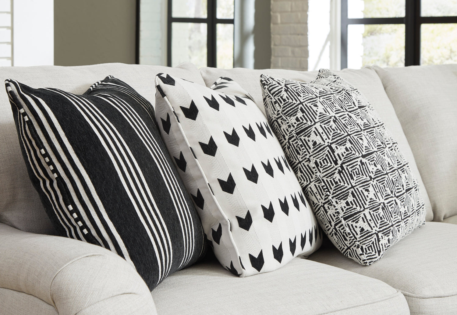 Huntsworth Dove Gray 5-Piece LAF Chaise Sectional - SET | 3970216 | 3970234 | 3970277 | 3970256 | 3970246 - Bien Home Furniture & Electronics