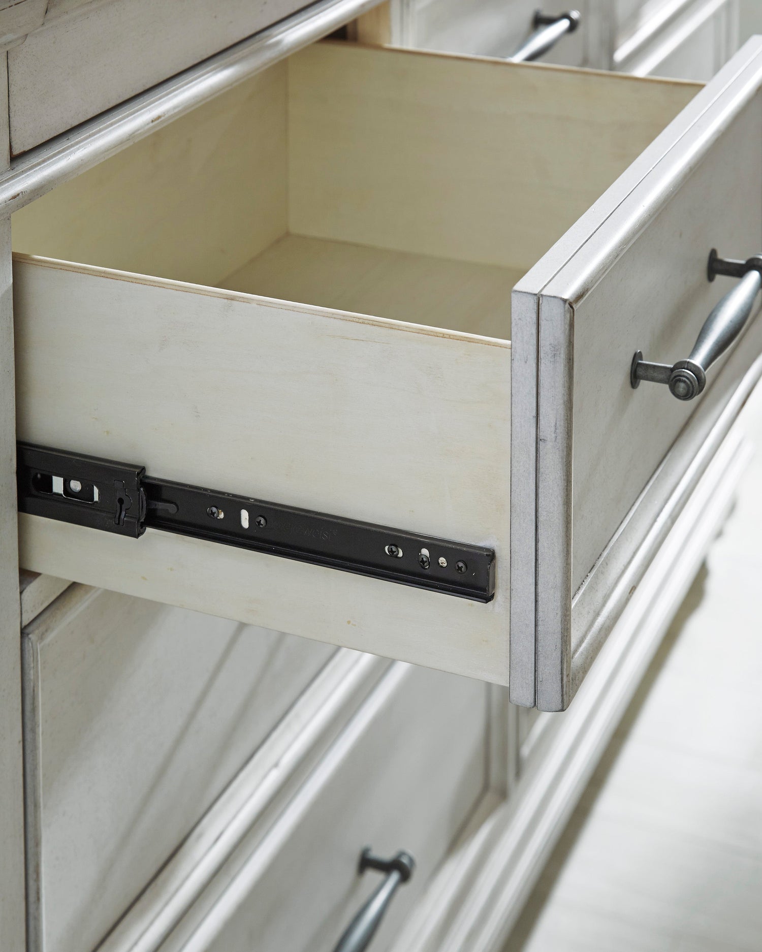 Kanwyn Whitewash Panel Storage Bedroom Set - SET | B777-56S | B777-58 | B777-97 | B777-31 | B777-36 | B777-93 | B777-46 - Bien Home Furniture & Electronics