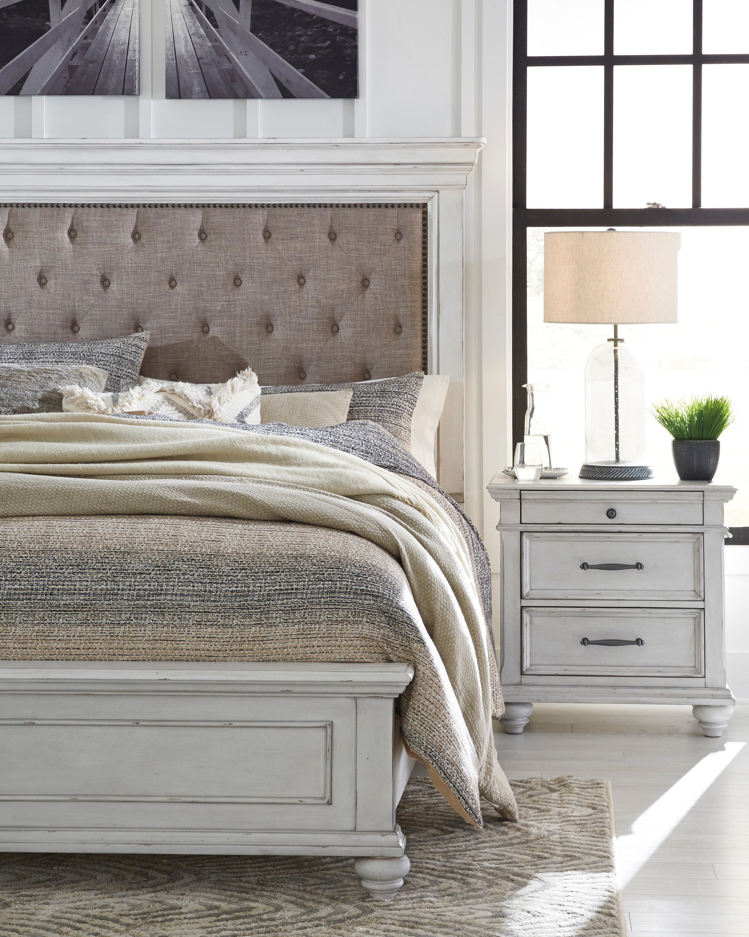 Kanwyn Whitewash Upholstered Panel Bedroom Set - SET | B777-54 | B777-157 | B777-96 | B777-46 | B777-93 - Bien Home Furniture & Electronics