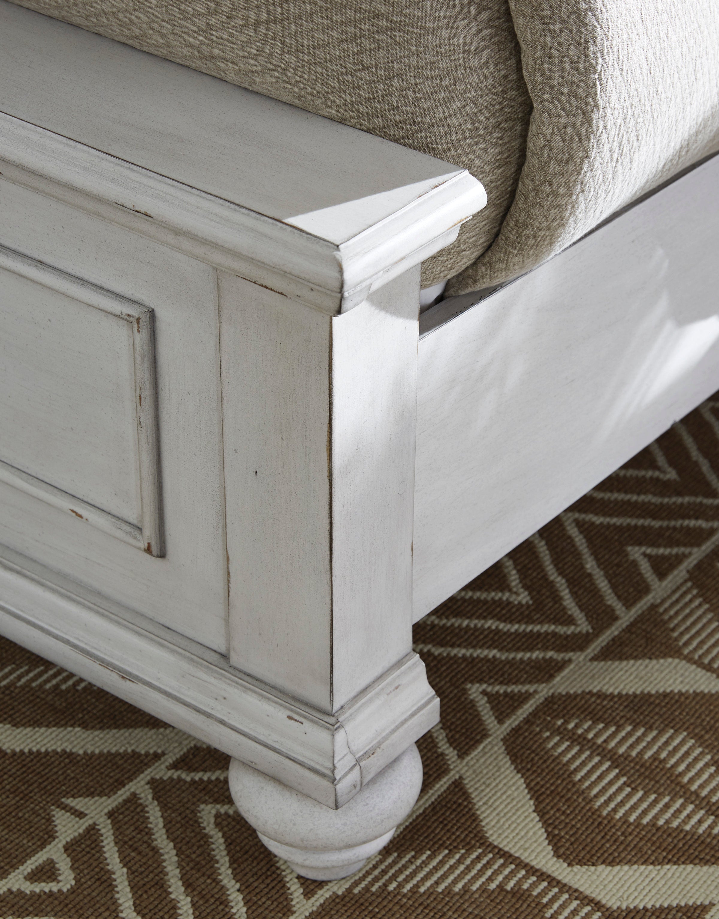 Kanwyn Whitewash Upholstered Panel Bedroom Set - SET | B777-54 | B777-157 | B777-96 | B777-46 | B777-93 - Bien Home Furniture & Electronics