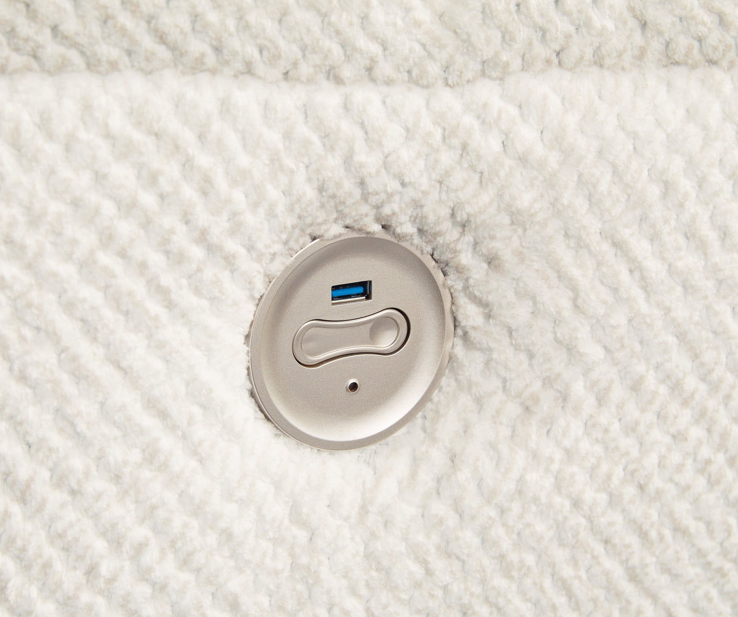 Keensburg Linen Oversized Power Recliner - 6180782 - Bien Home Furniture & Electronics