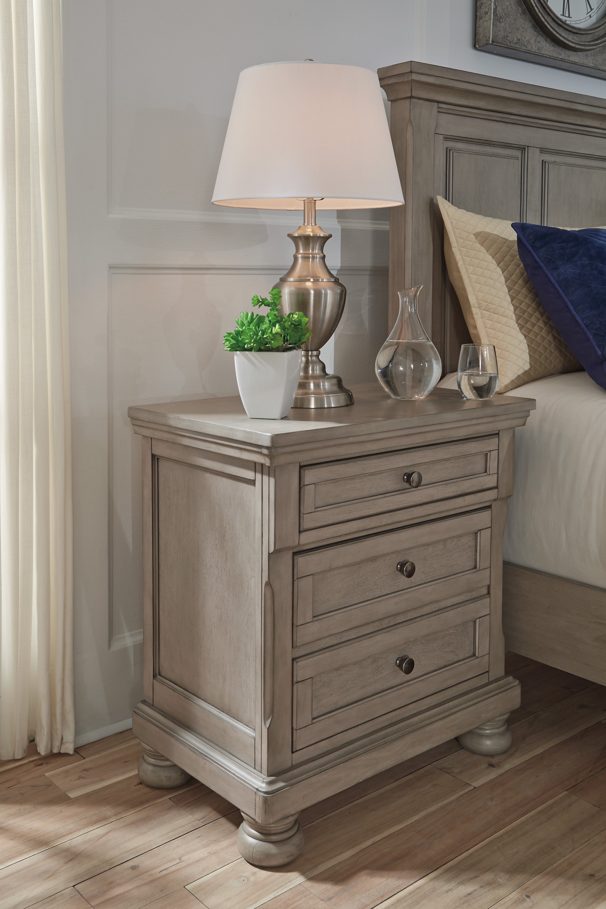 Lettner Light Gray Panel Bedroom Set - SET | B733-54 | B733-57 | B733-96 | B733-92 | B733-46 - Bien Home Furniture & Electronics
