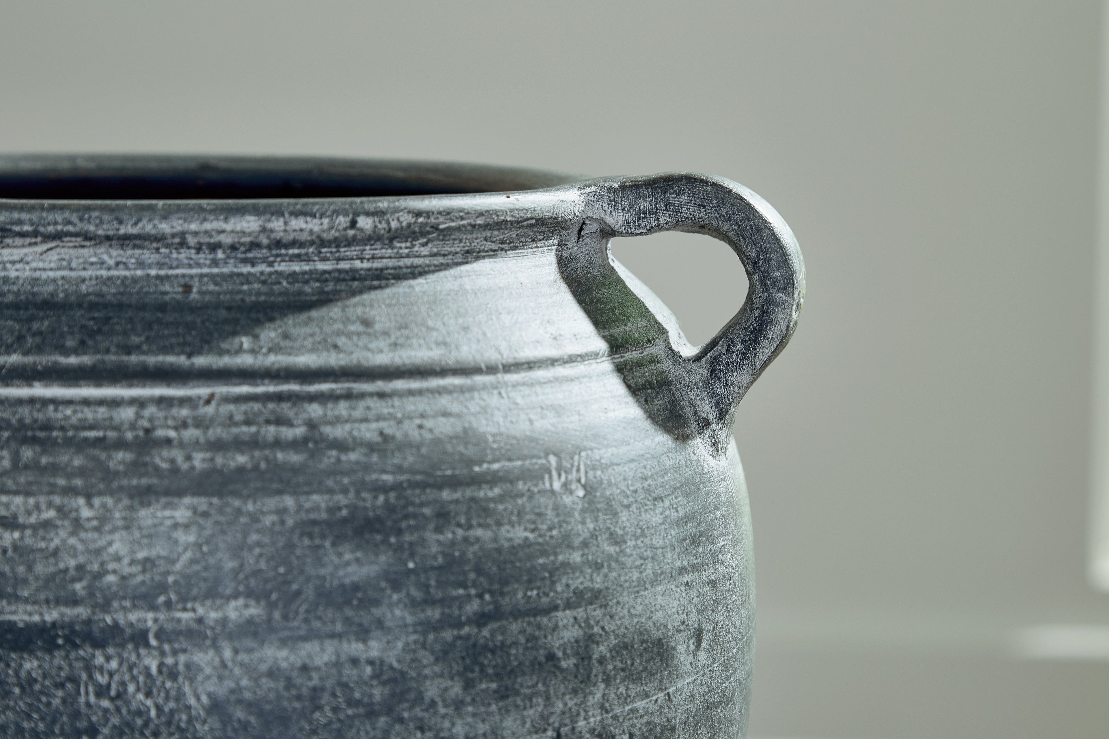 Meadie Distressed Blue Vase - A2000628 - Bien Home Furniture & Electronics