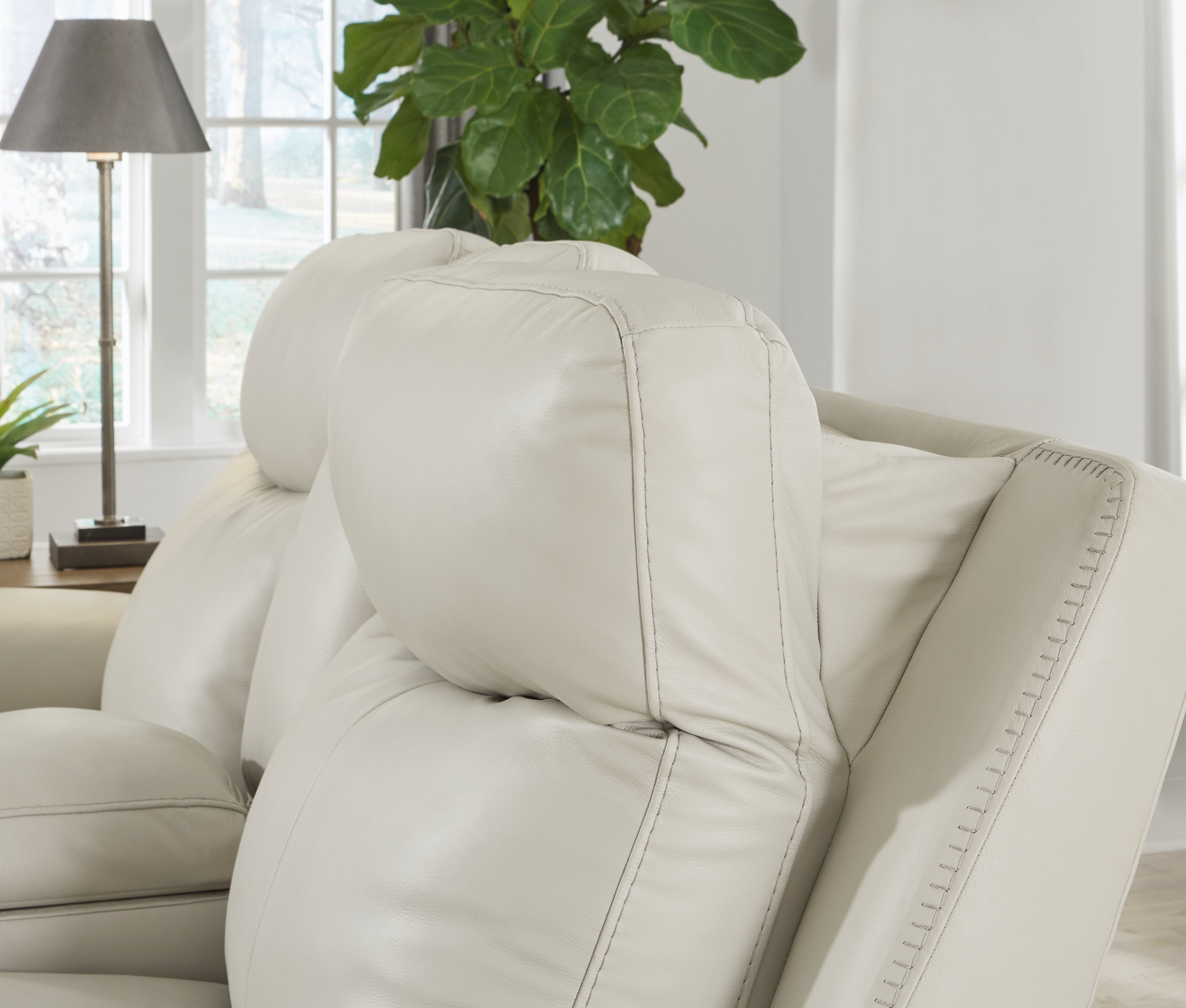 Mindanao Coconut Power Reclining Loveseat with Console - U5950518 - Bien Home Furniture & Electronics