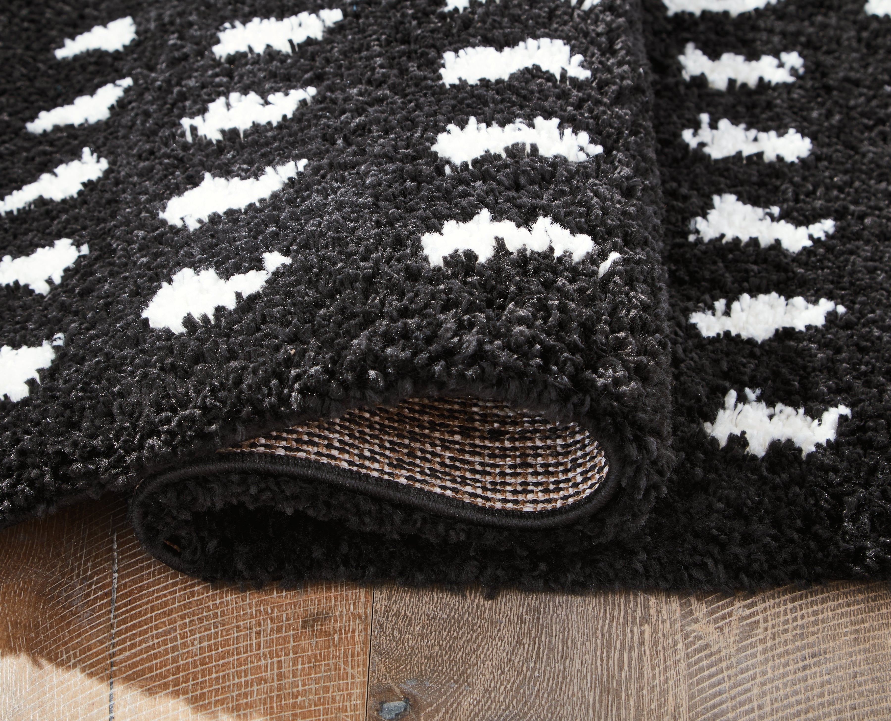 Minston Black/White 8&