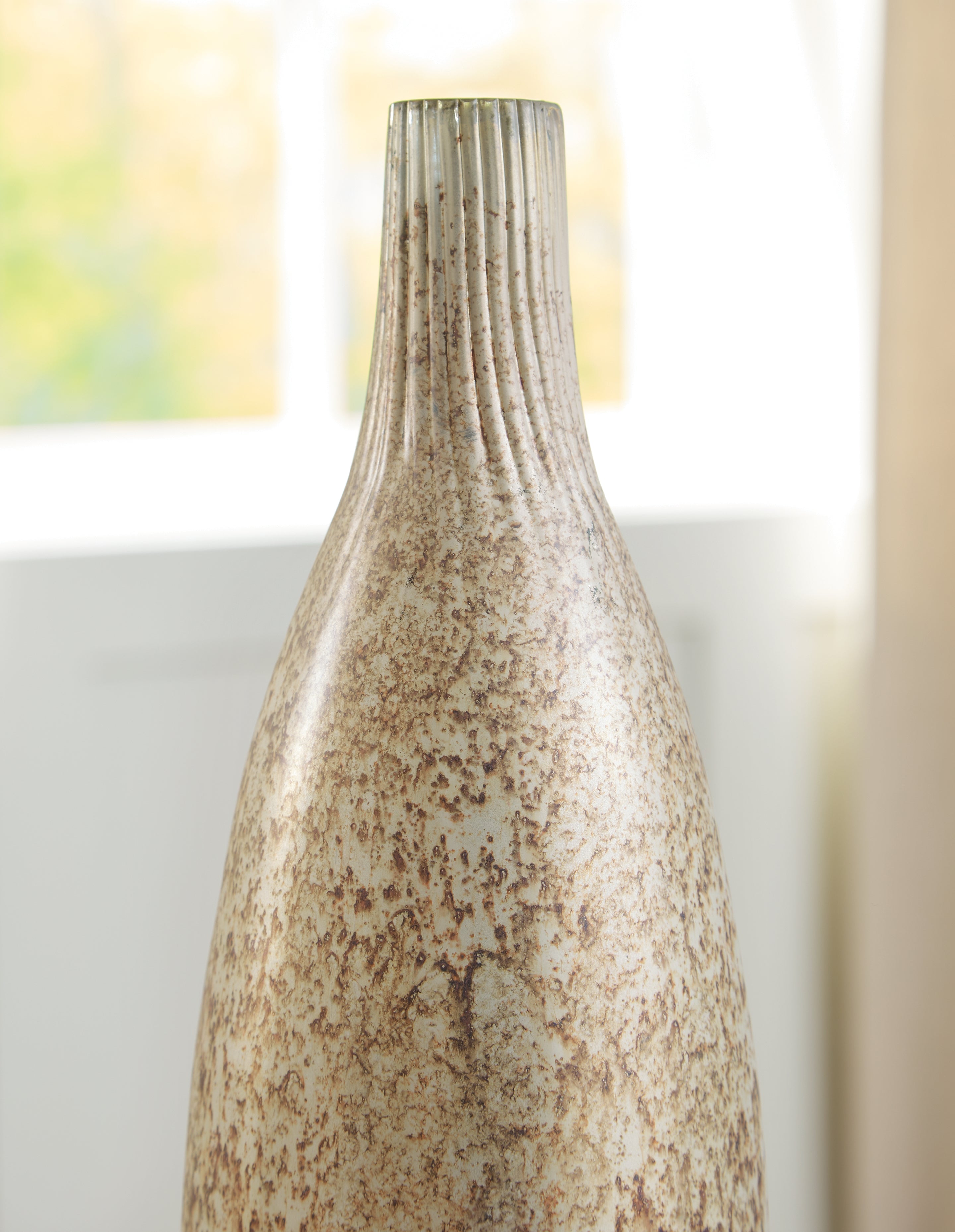 Plawite Antique Silver Finish Vase - A2000639 - Bien Home Furniture & Electronics