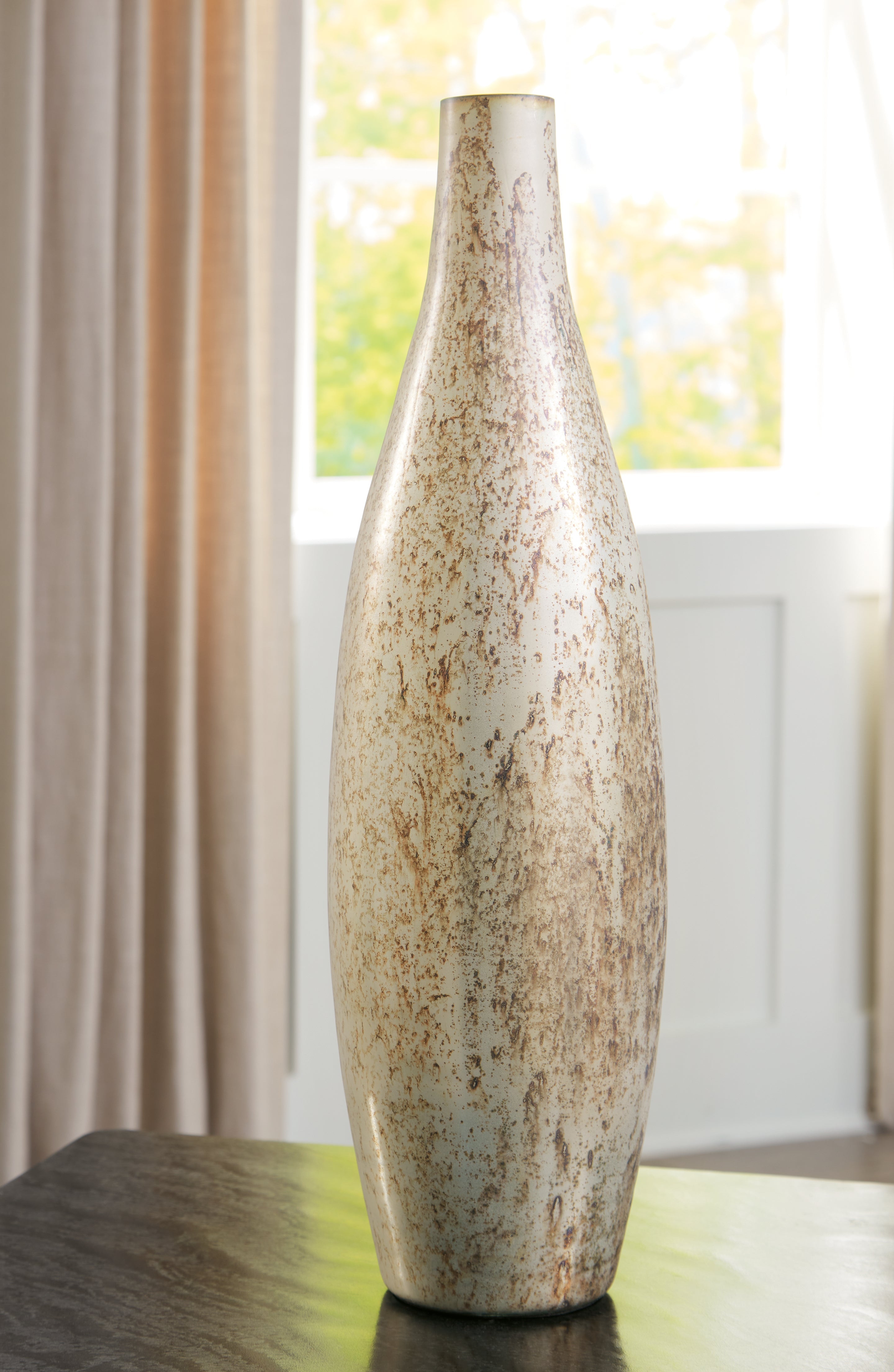 Plawite Antique Silver Finish Vase - A2000640 - Bien Home Furniture & Electronics