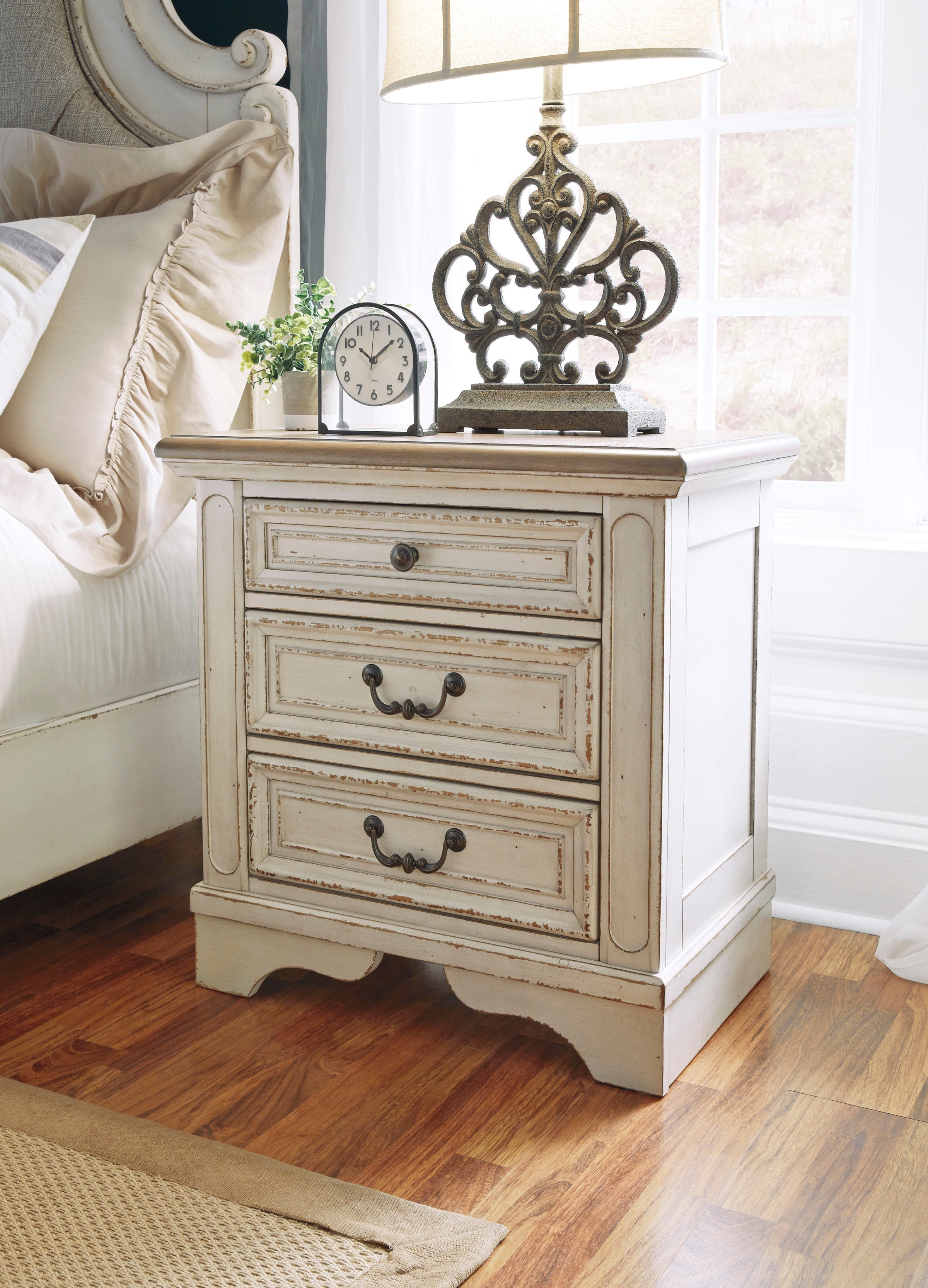 Realyn Chipped White Footboard Storage Platform Bedroom Set - SET | B743-54S | B743-57 | B743-196 | B743-93 | B743-46 - Bien Home Furniture & Electronics