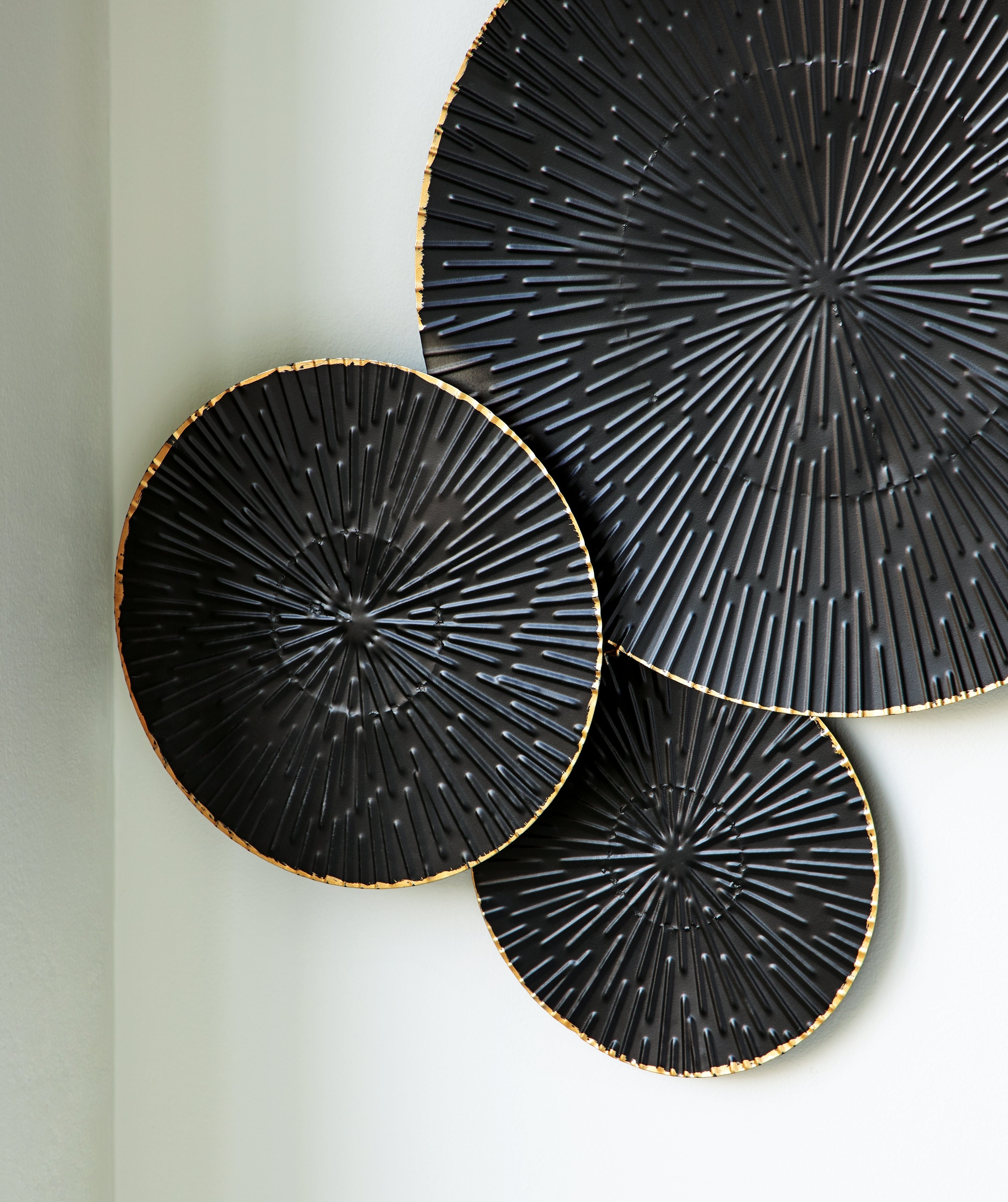 Rhetlen Black/Gold Finish Wall Decor - A8010301 - Bien Home Furniture & Electronics