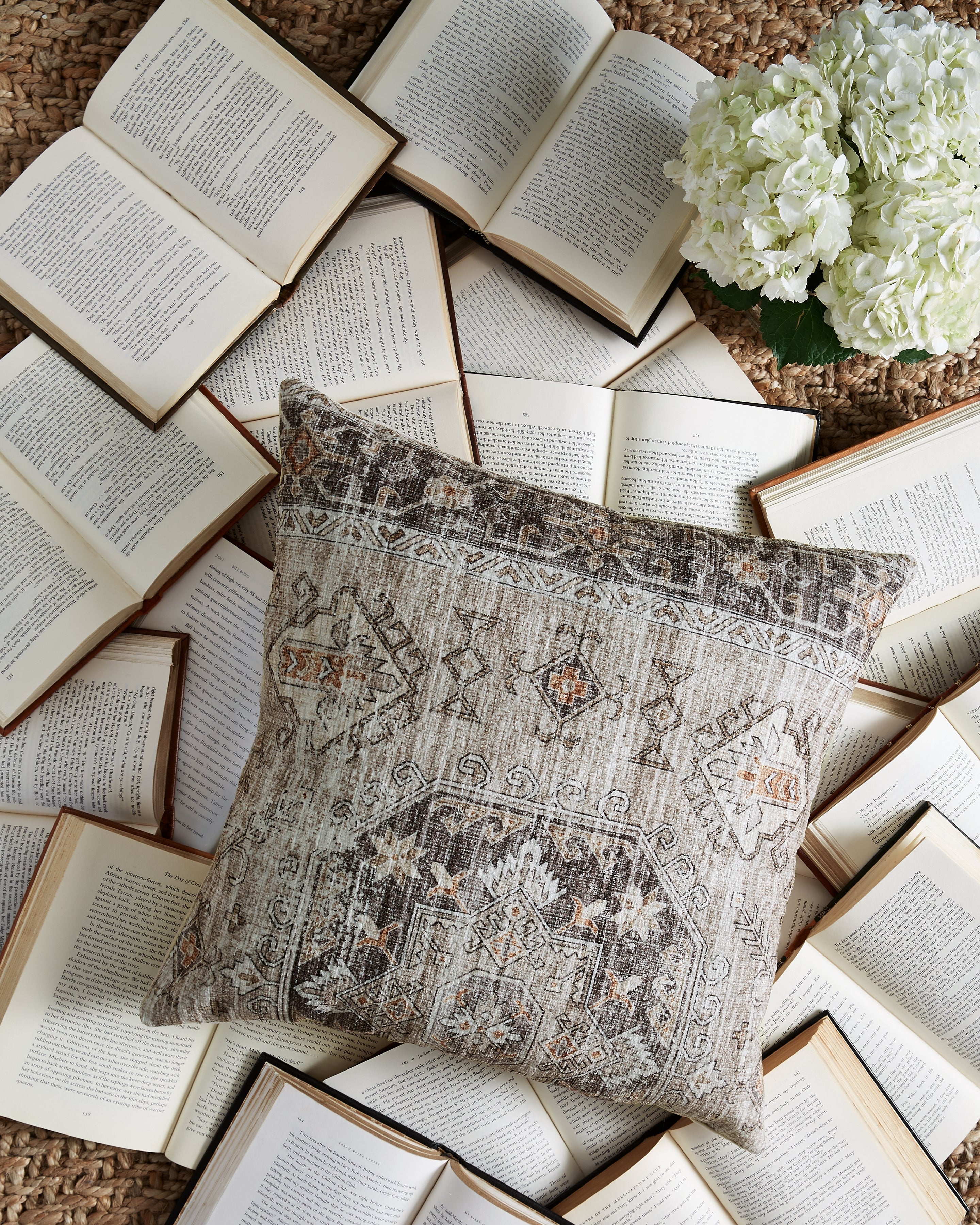 Roseridge Brown/Black/Cream Pillow, Set of 4 - A1000972 - Bien Home Furniture & Electronics