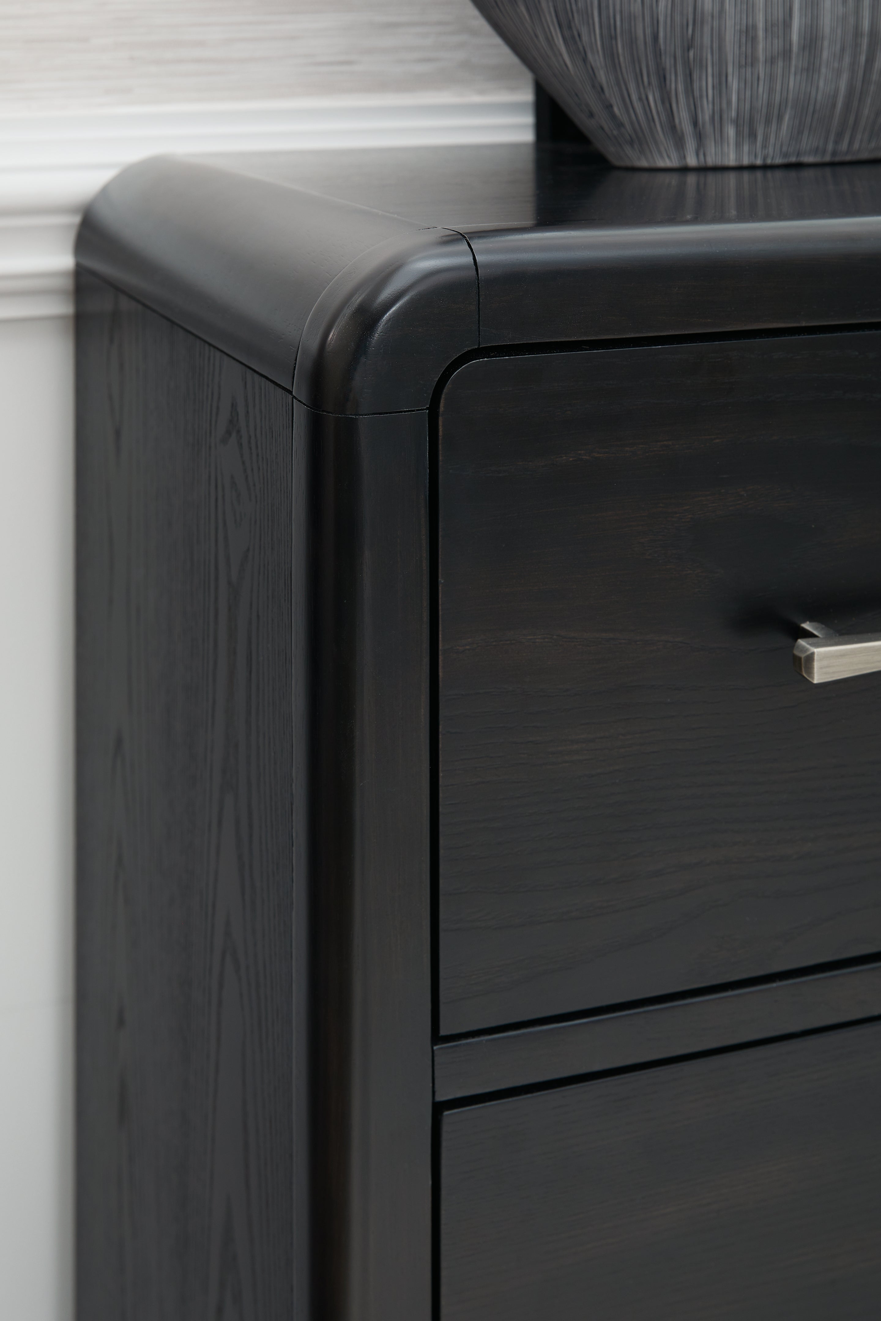 Rowanbeck Black Dresser - B821-31 - Bien Home Furniture & Electronics