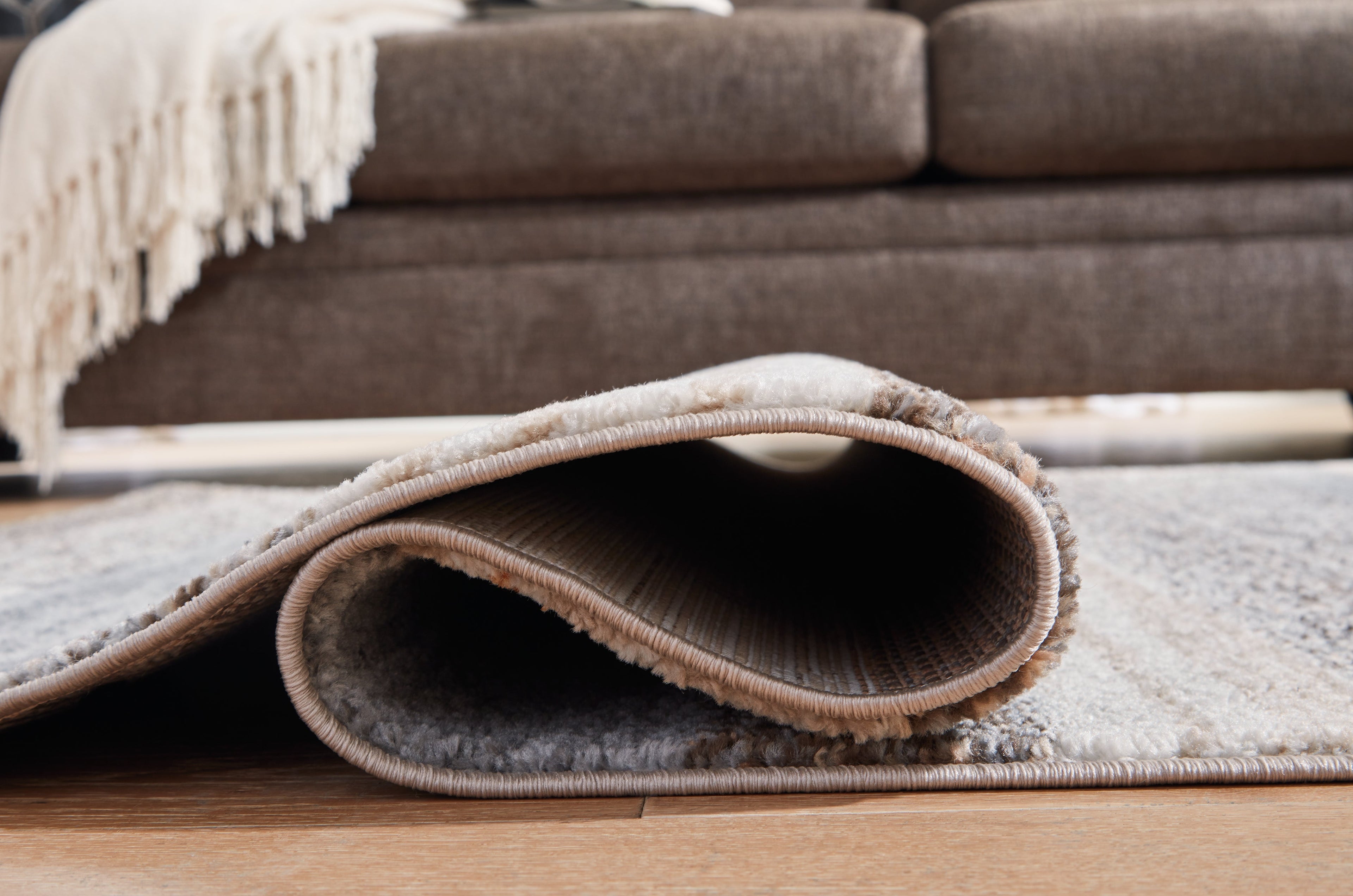 Sethburn Cream/Brown/Gray Medium Rug - R406592 - Bien Home Furniture & Electronics