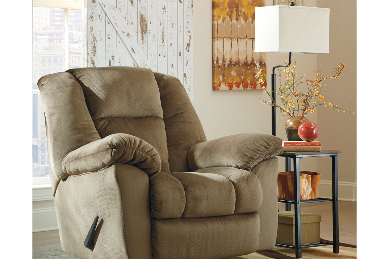 Shianne Black Floor Lamp - L734031 - Bien Home Furniture & Electronics