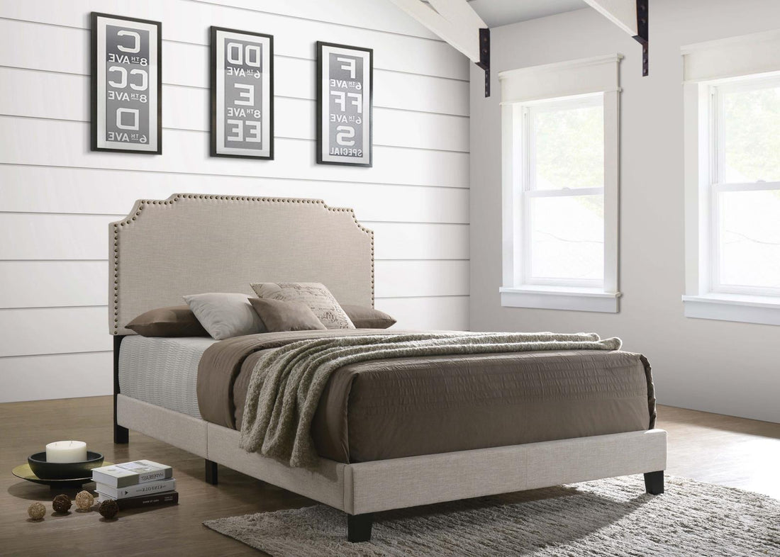 Tamarac Upholstered Nailhead Eastern King Bed Beige - 310061KE - Bien Home Furniture &amp; Electronics