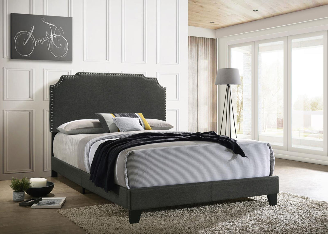 Tamarac Upholstered Nailhead Eastern King Bed Gray - 310063KE - Bien Home Furniture &amp; Electronics