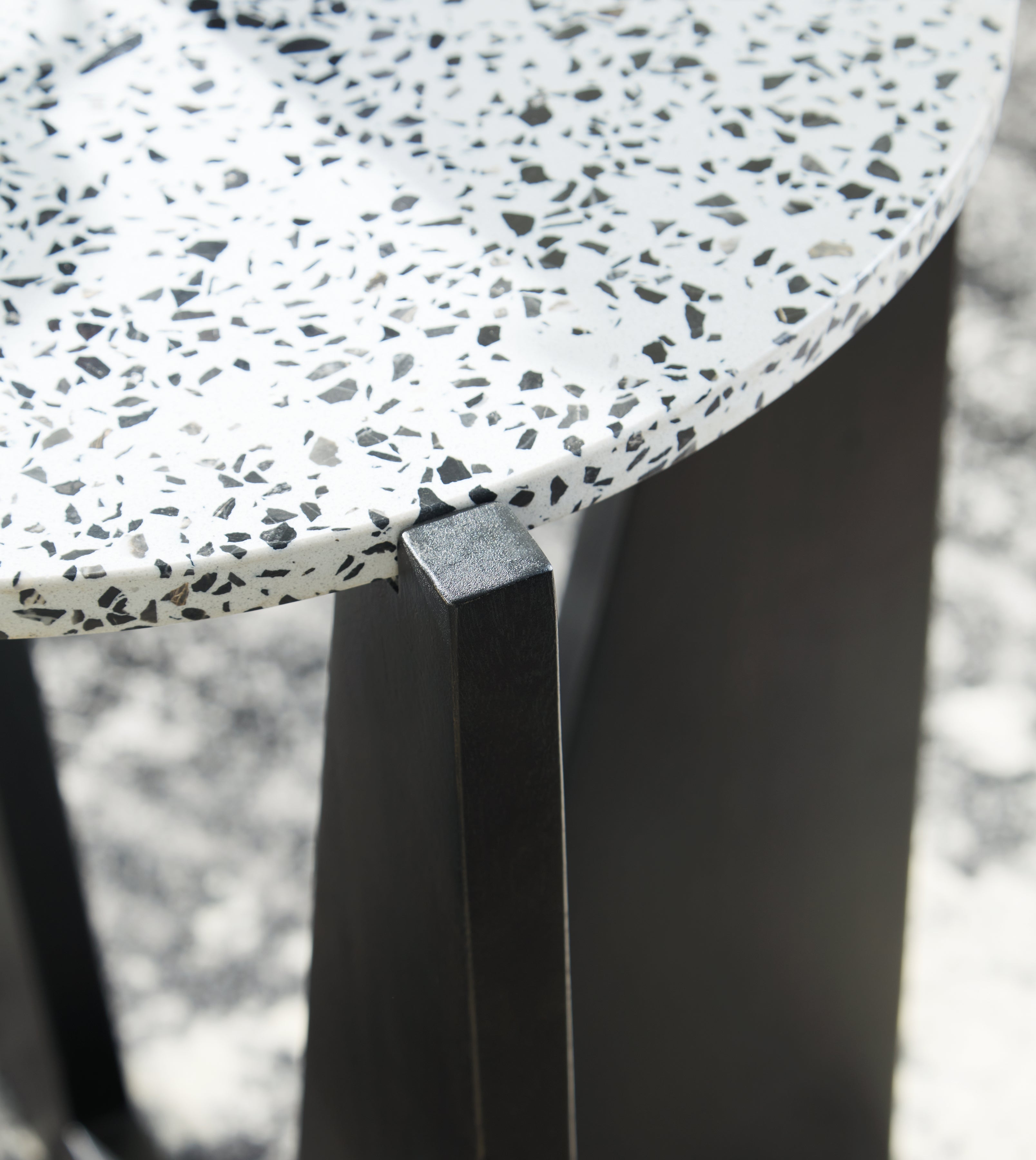 Tellrich Black/White Accent Table - A4000616 - Bien Home Furniture & Electronics