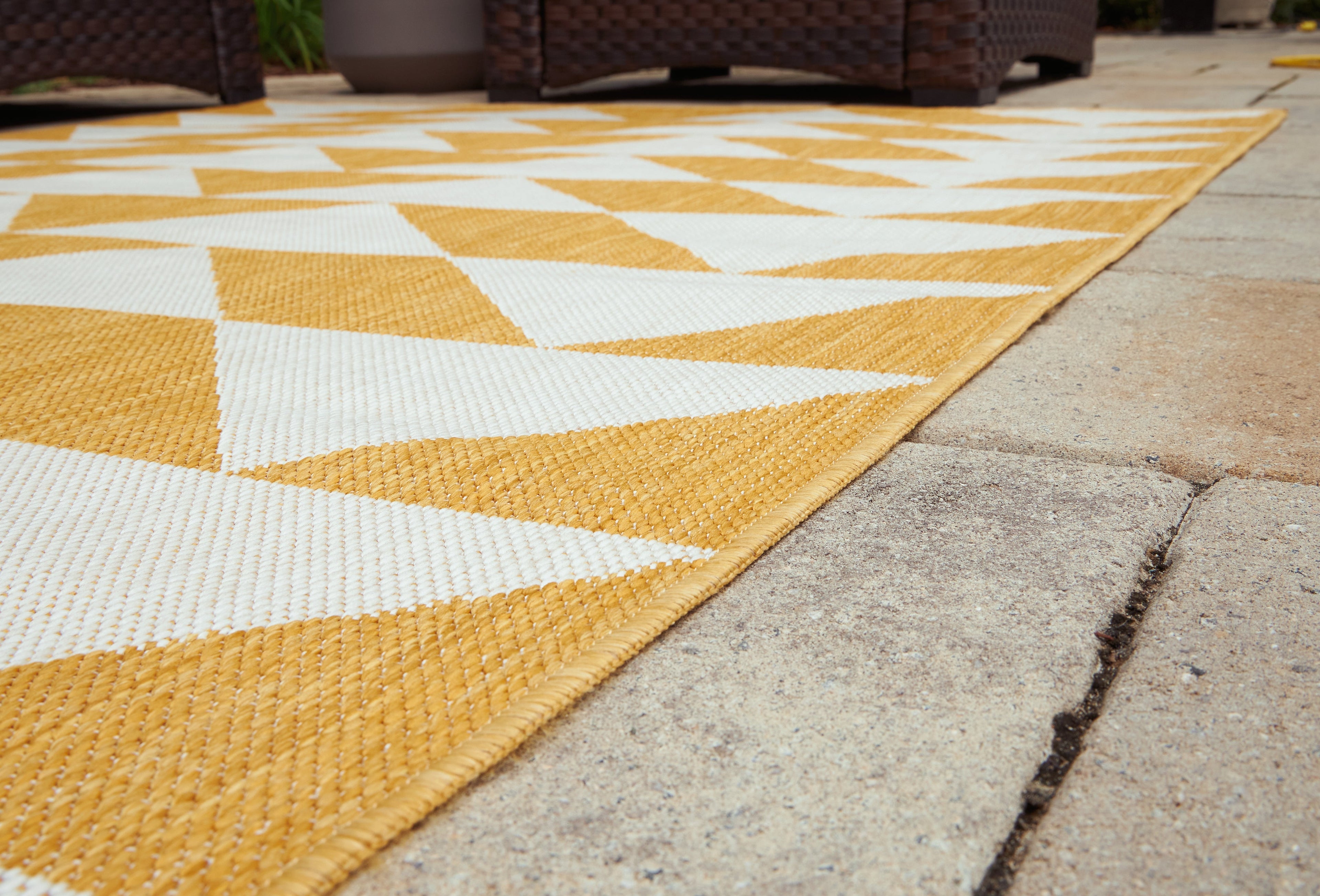 Thomley Ivory/Yellow 8&